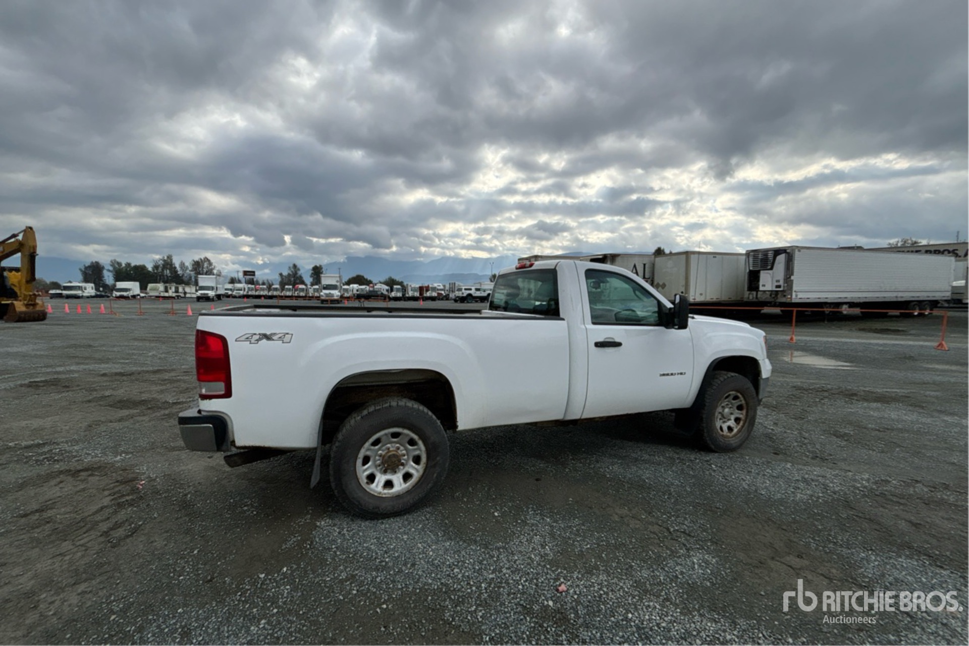 General Appearance with Picture, Right Rear Corner