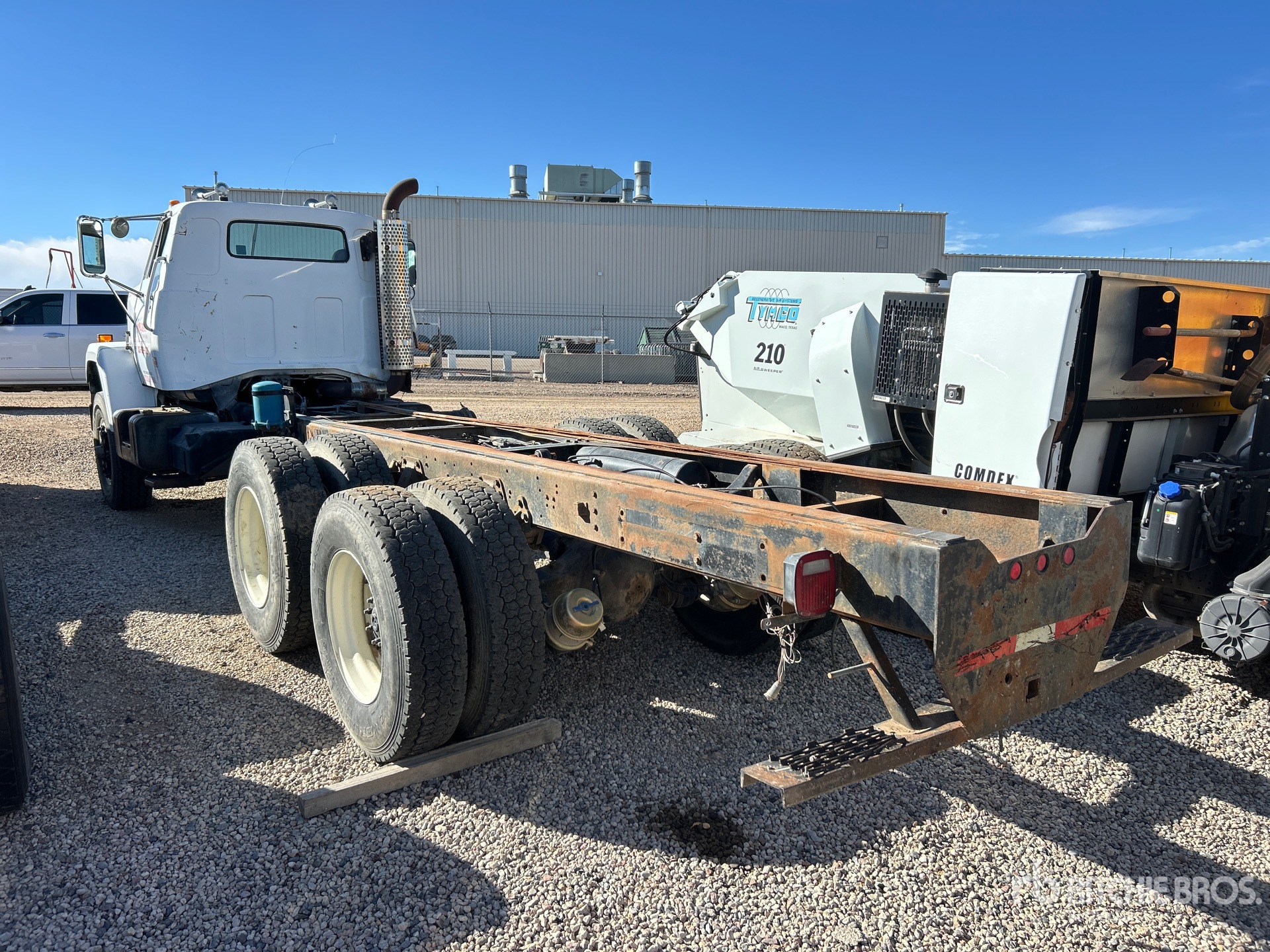 General Appearance with Bild, Ecke hinten links