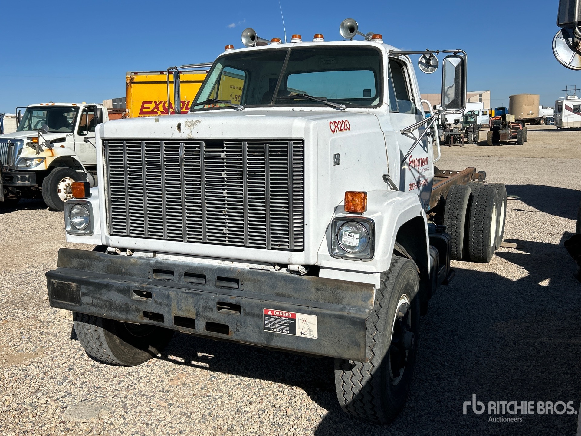 General Appearance with Bild, Ecke vorne links