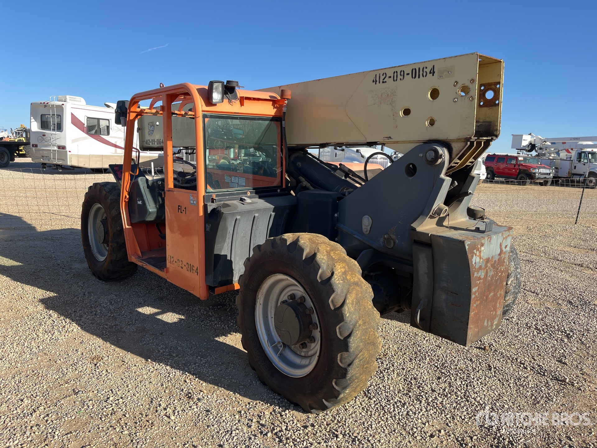 General Appearance with Picture, Left Rear Corner