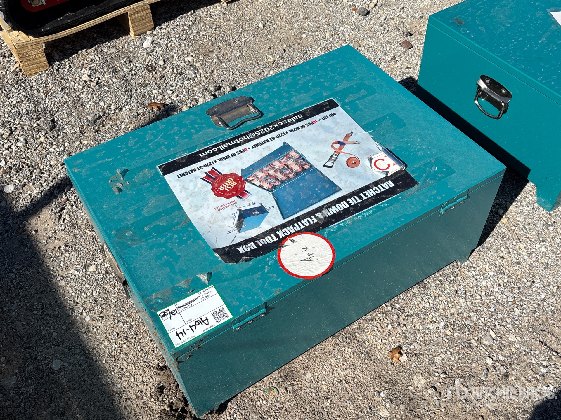 General Appearance with Picture, Left Rear Corner