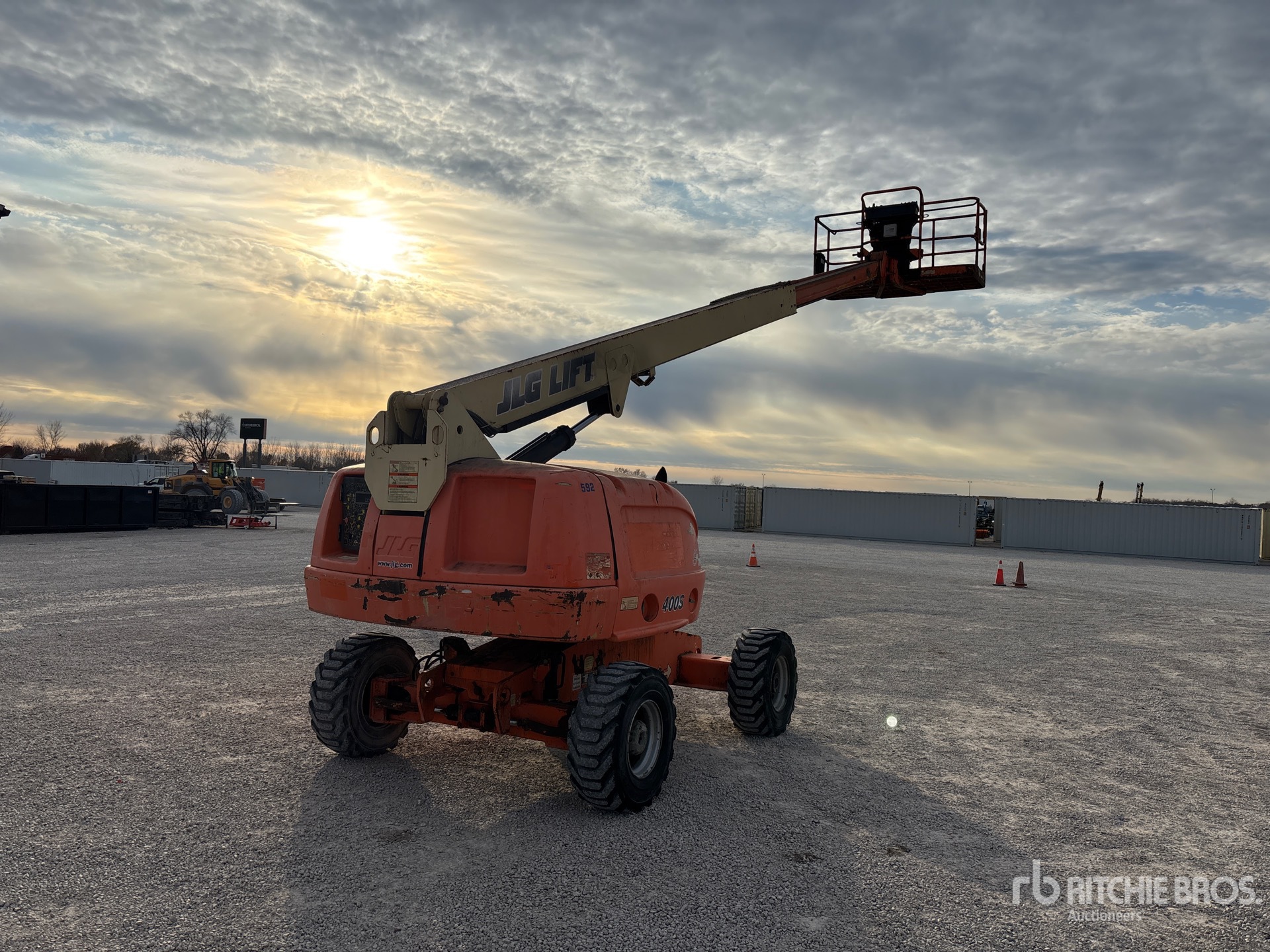 General Appearance with Foto, angolo anteriore sinistro