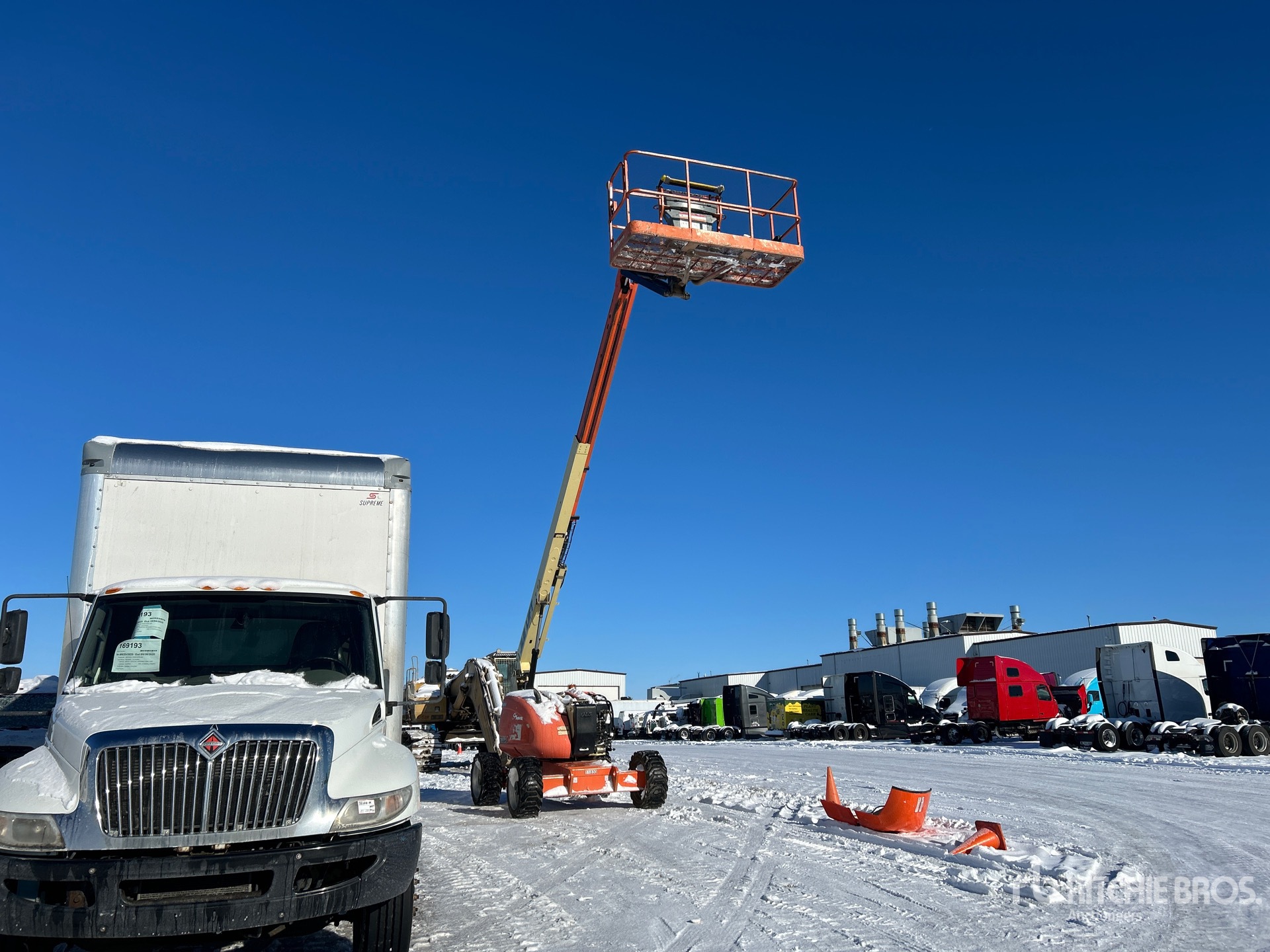 General Appearance with Picture, Right Front Corner