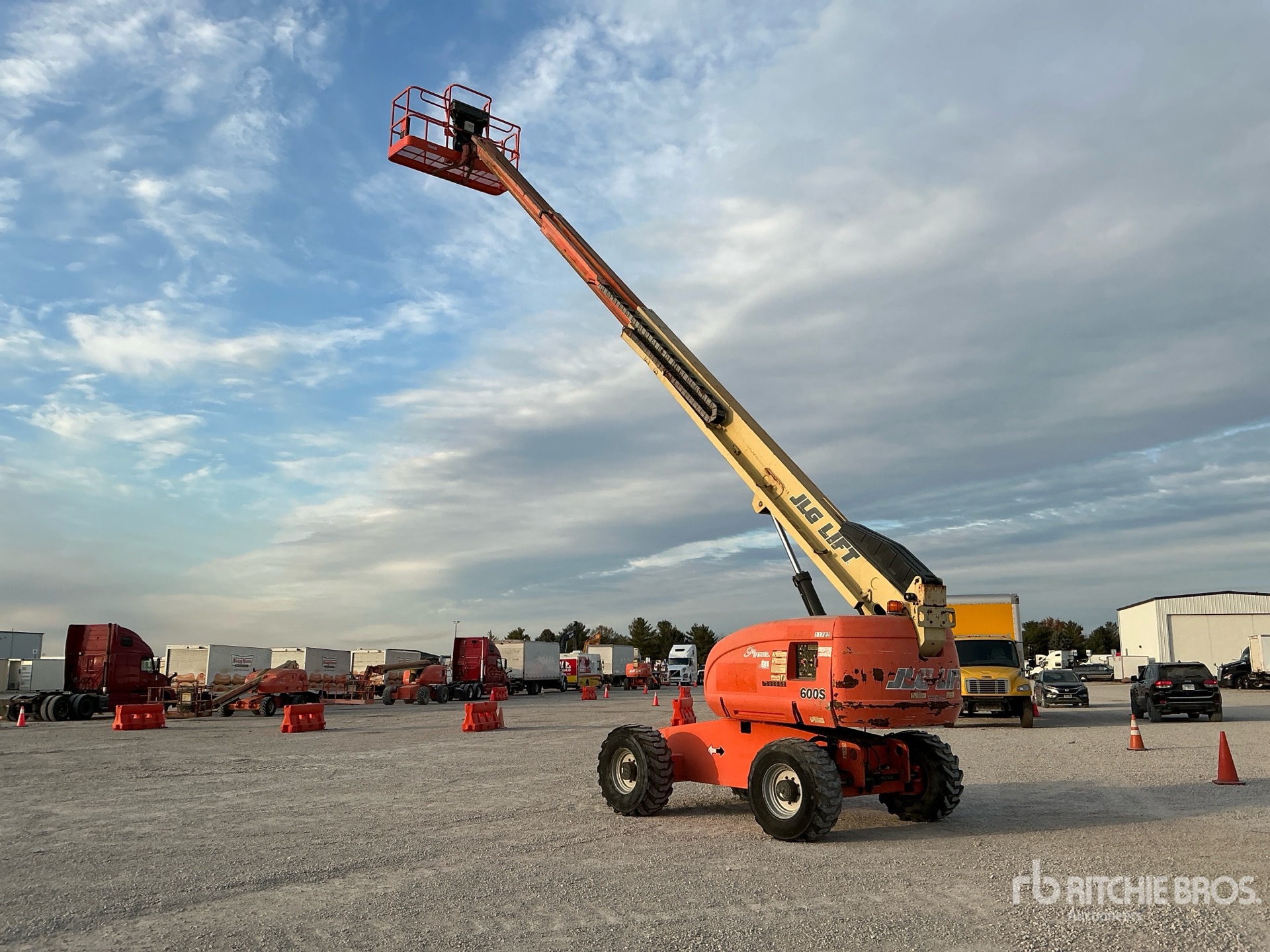 General Appearance with Foto, angolo posteriore sinistro