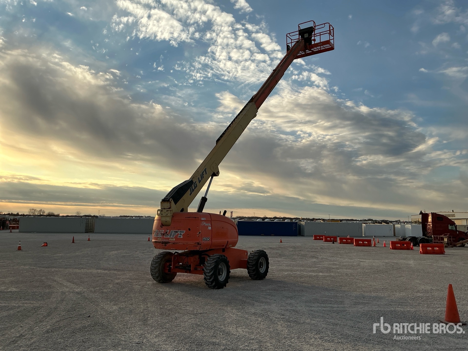 General Appearance with Foto, angolo anteriore sinistro