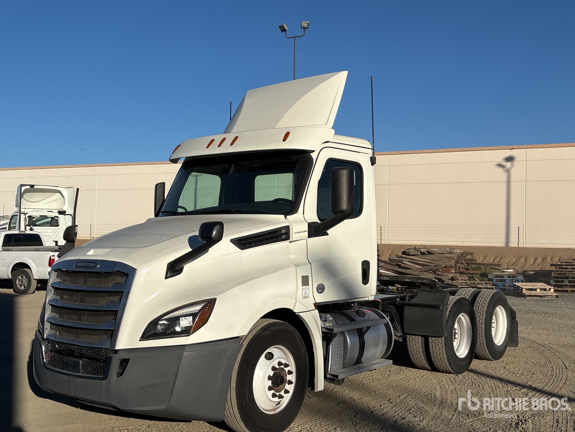 General Appearance with Featured Photo