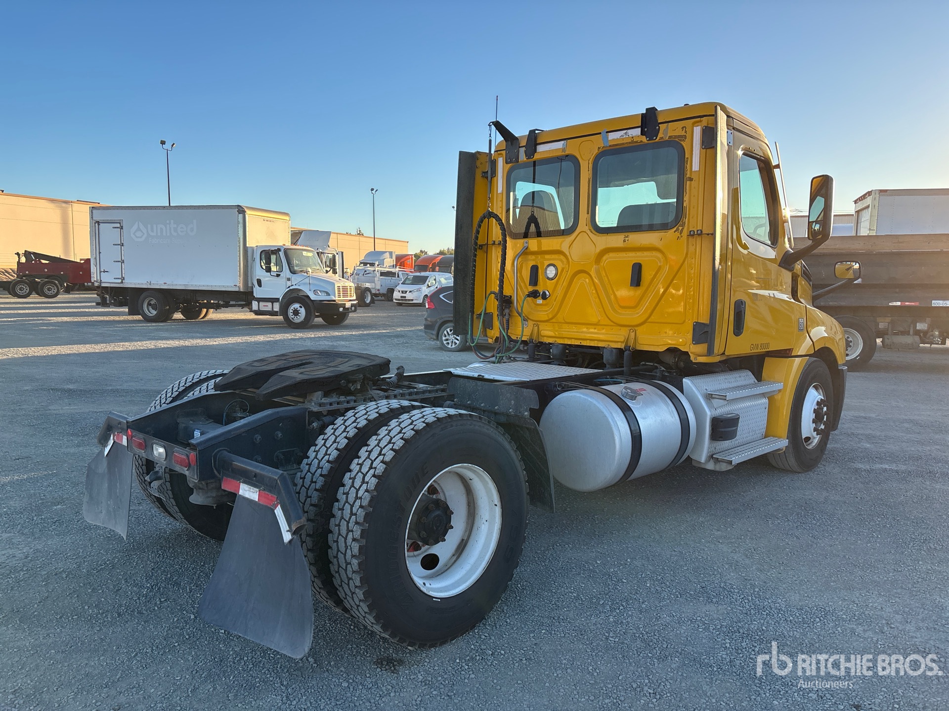 General Appearance with Foto, angolo anteriore sinistro