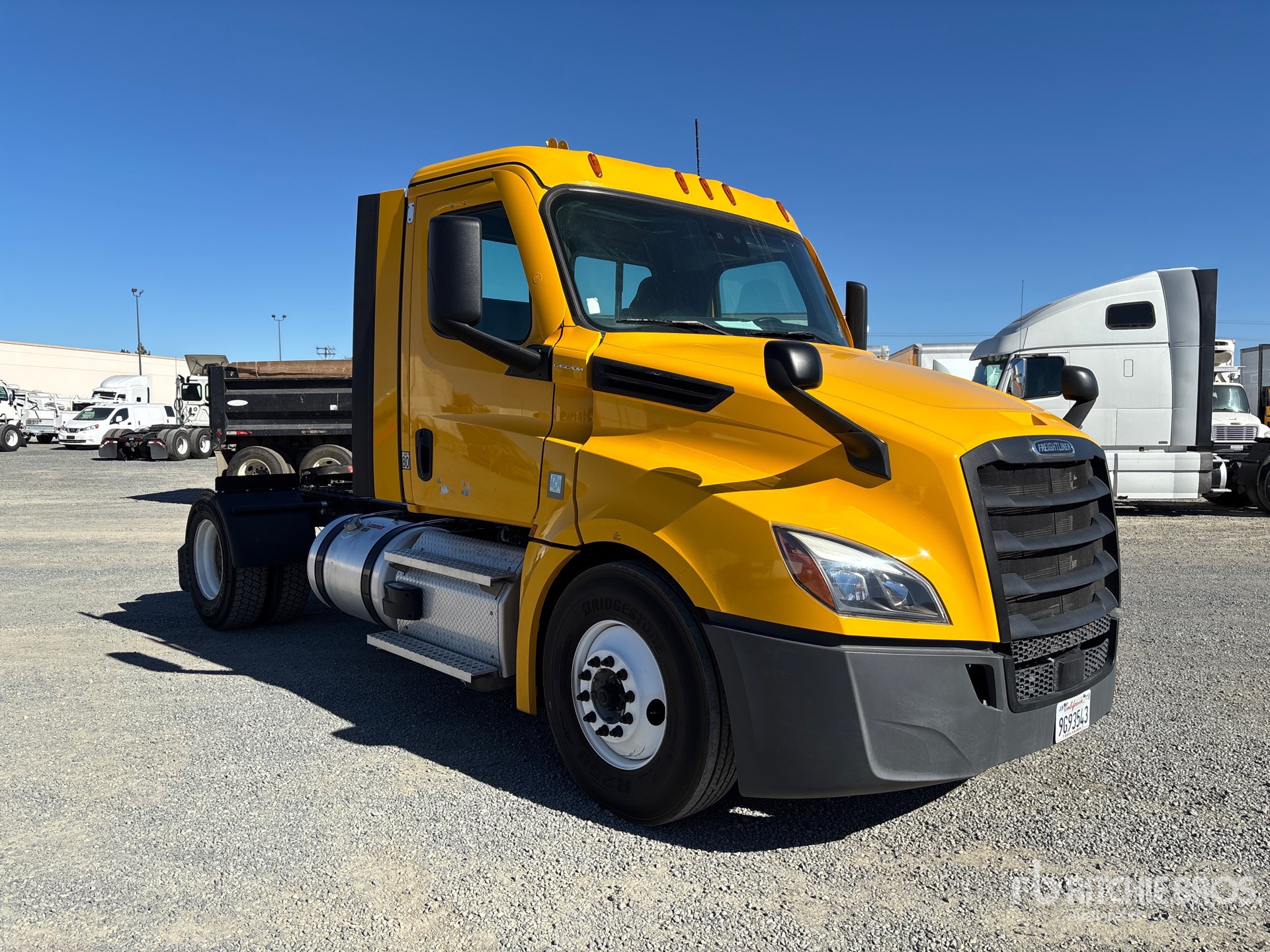 General Appearance with Imagen: esquina delantera derecha