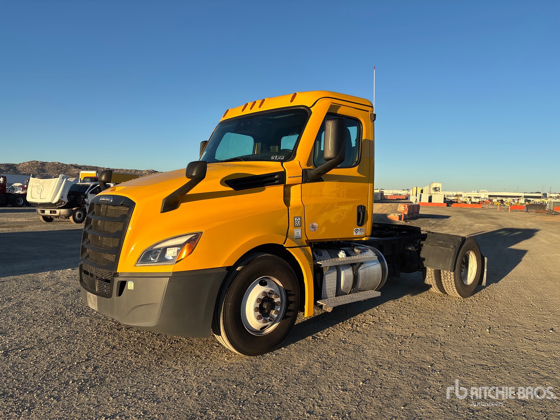 Aspect général with Image, coin avant gauche