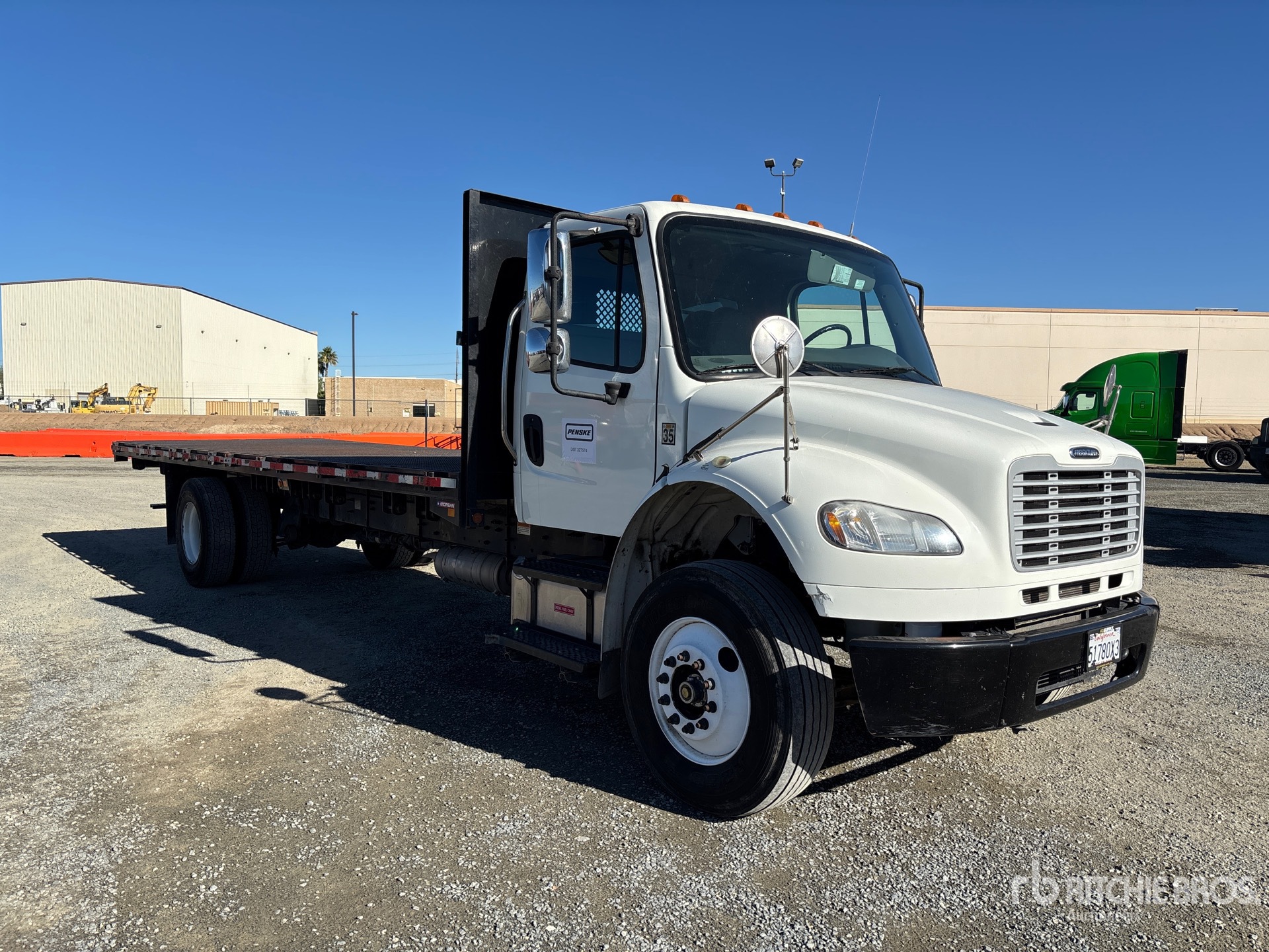 Aspect général with Image, coin avant droit