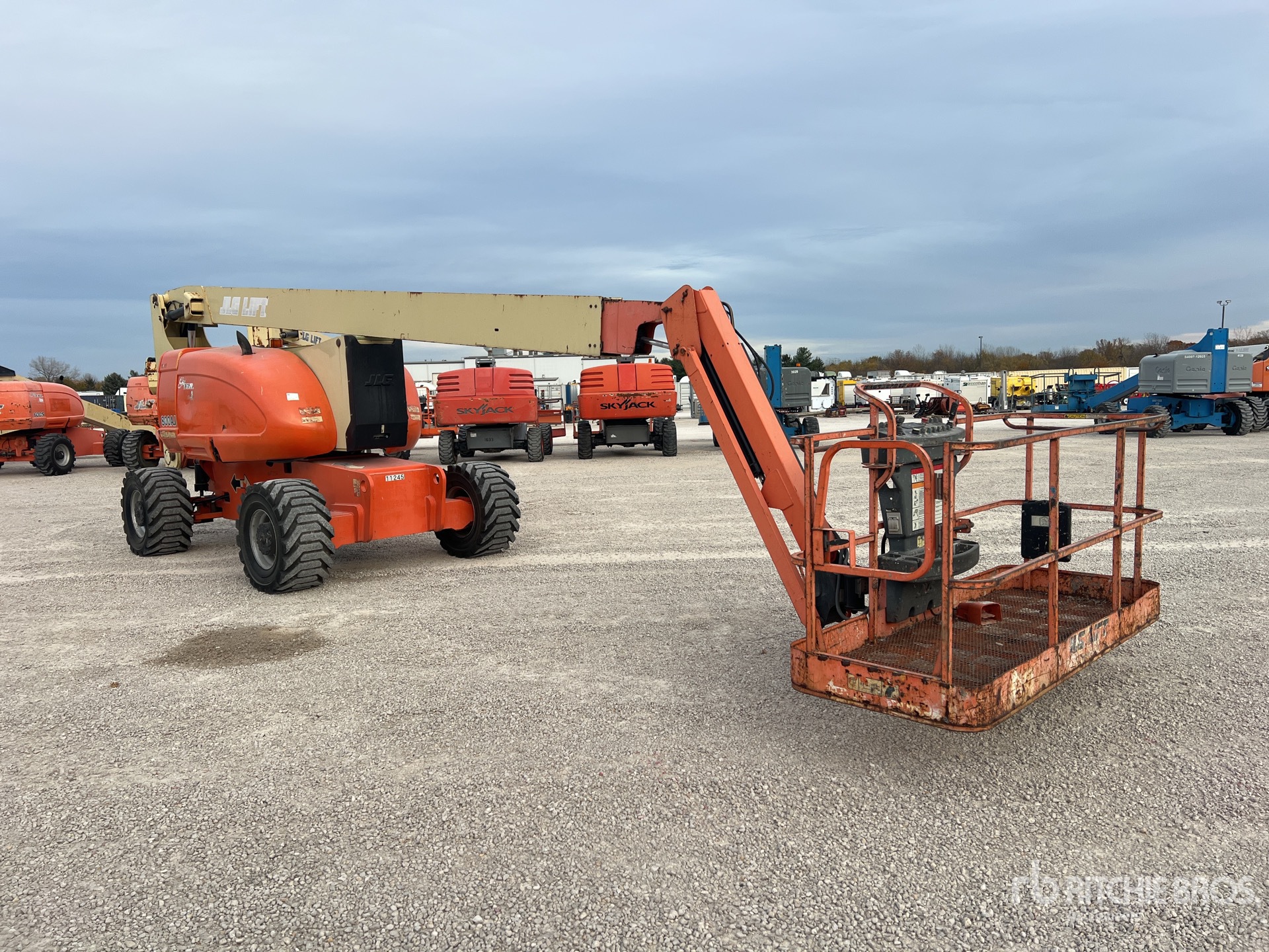 General Appearance with Picture, Right Front Corner