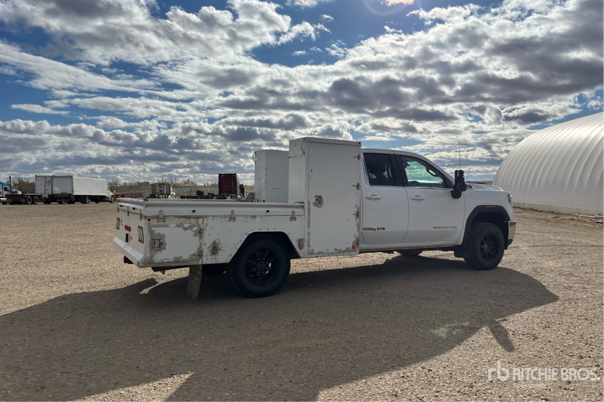 General Appearance with Picture, Right Rear Corner