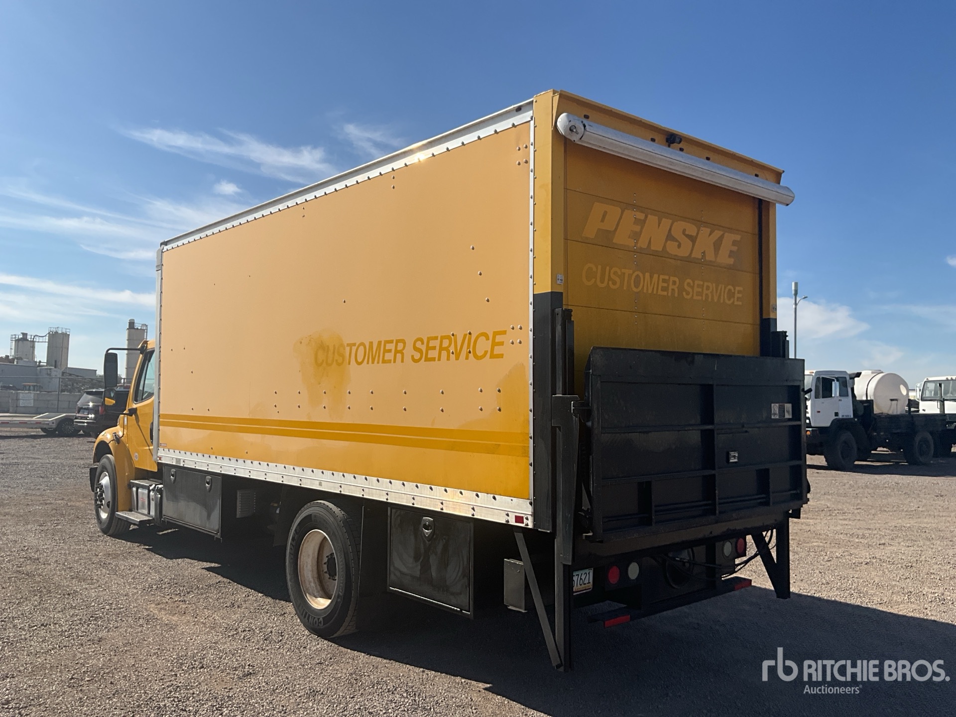 General Appearance with Bild, Ecke hinten links