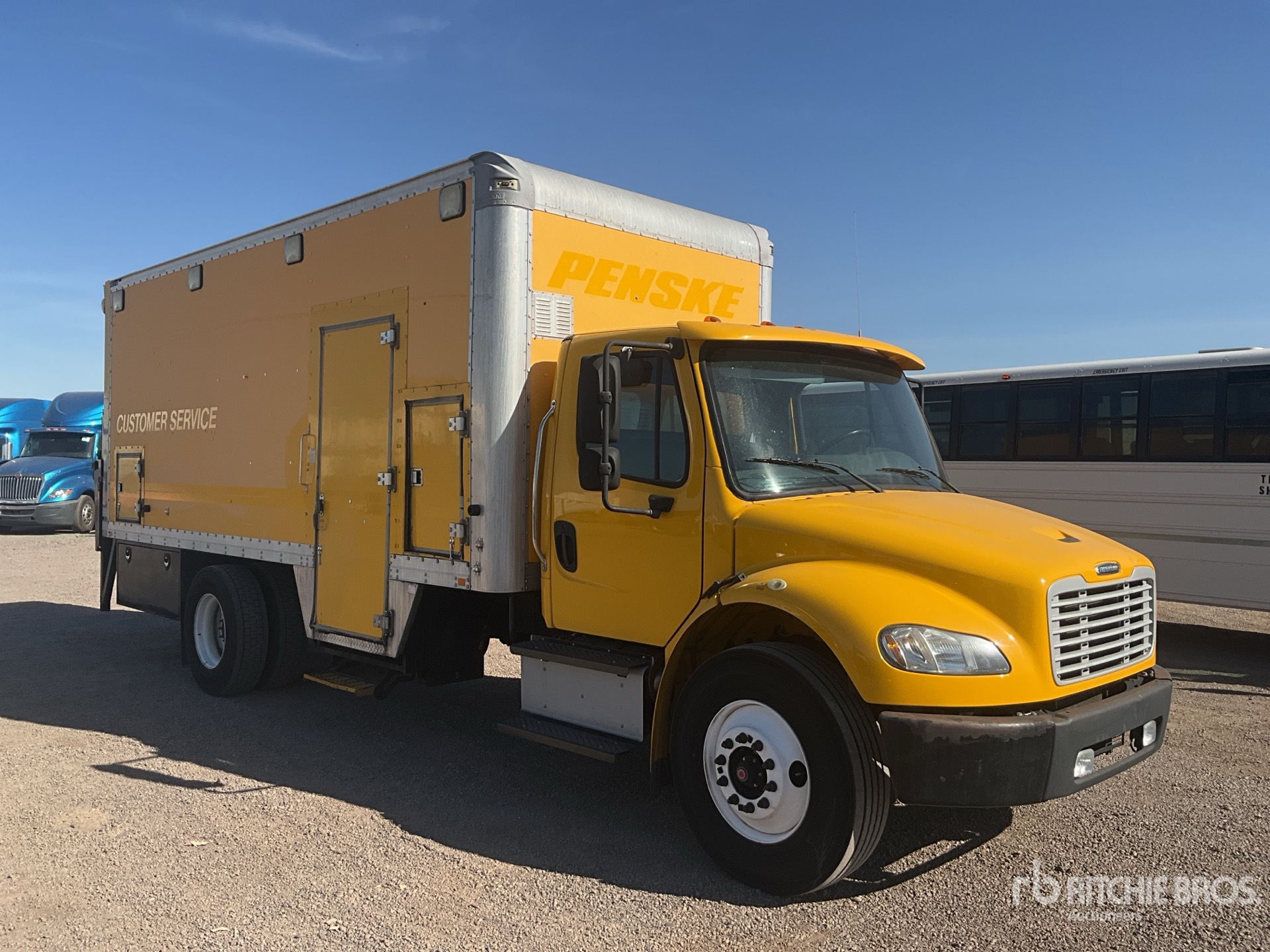 General Appearance with Bild, Ecke vorne rechts