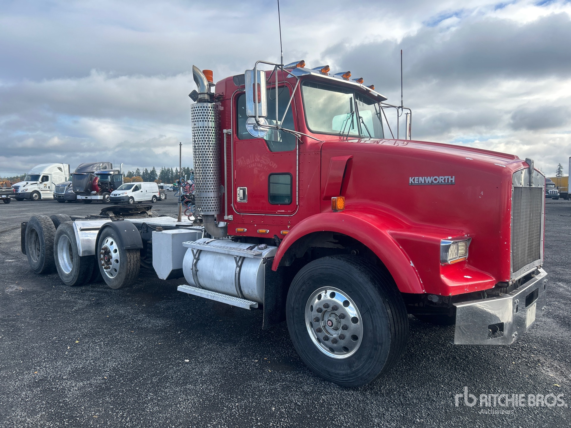 Aspect général with Image, coin avant droit