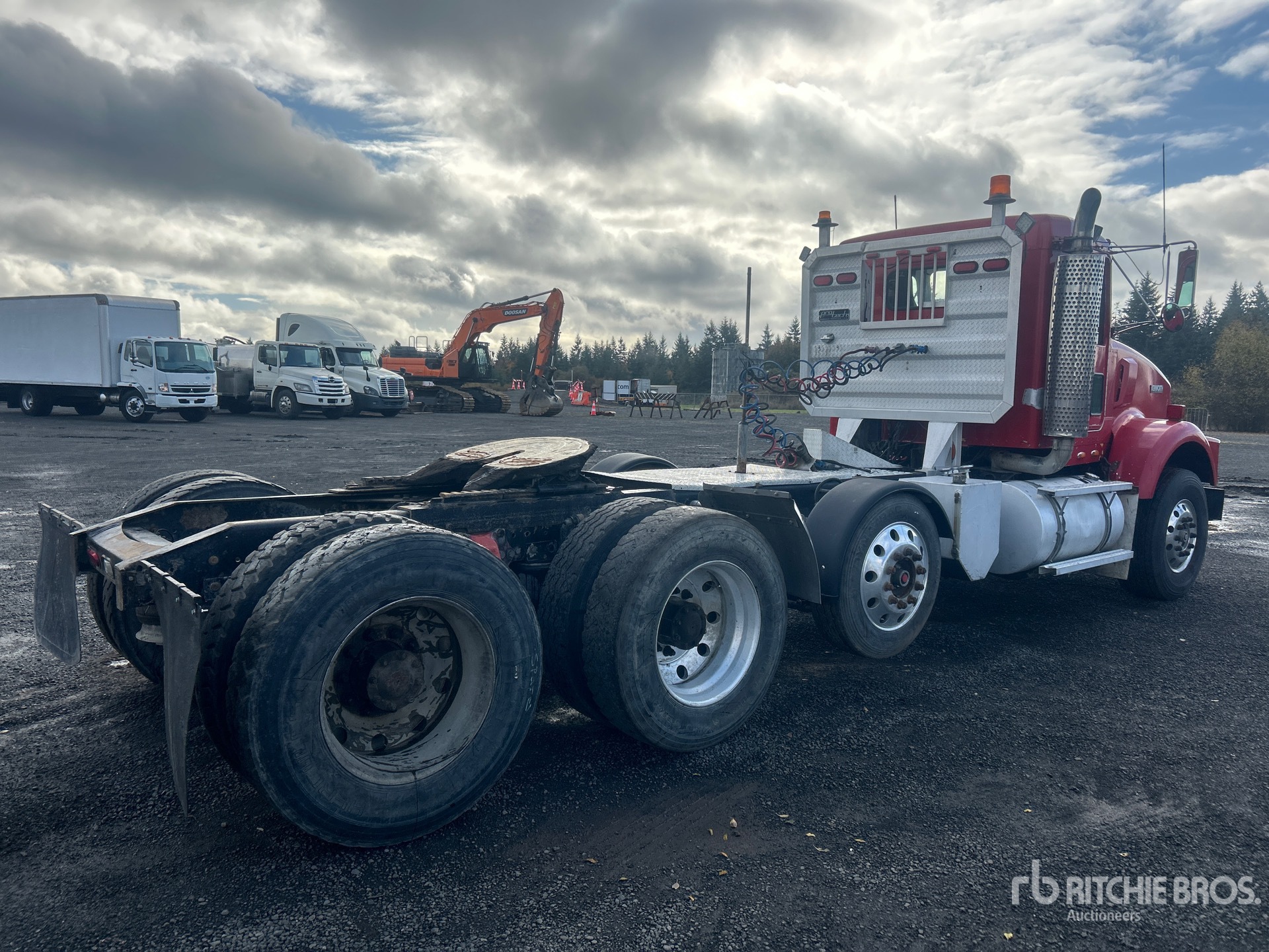 Aspect général with Image, coin arrière droit