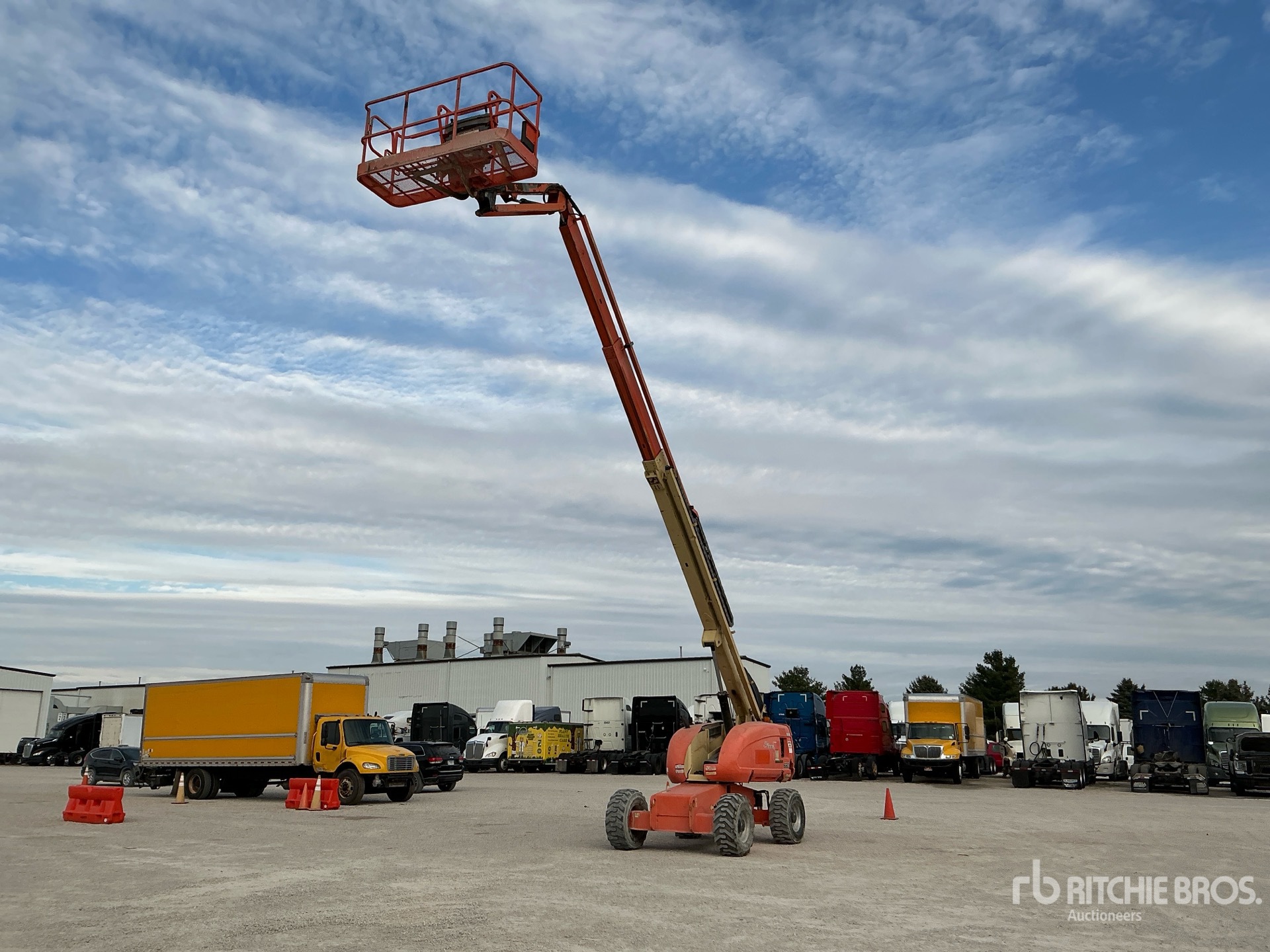 General Appearance with Foto, angolo anteriore sinistro