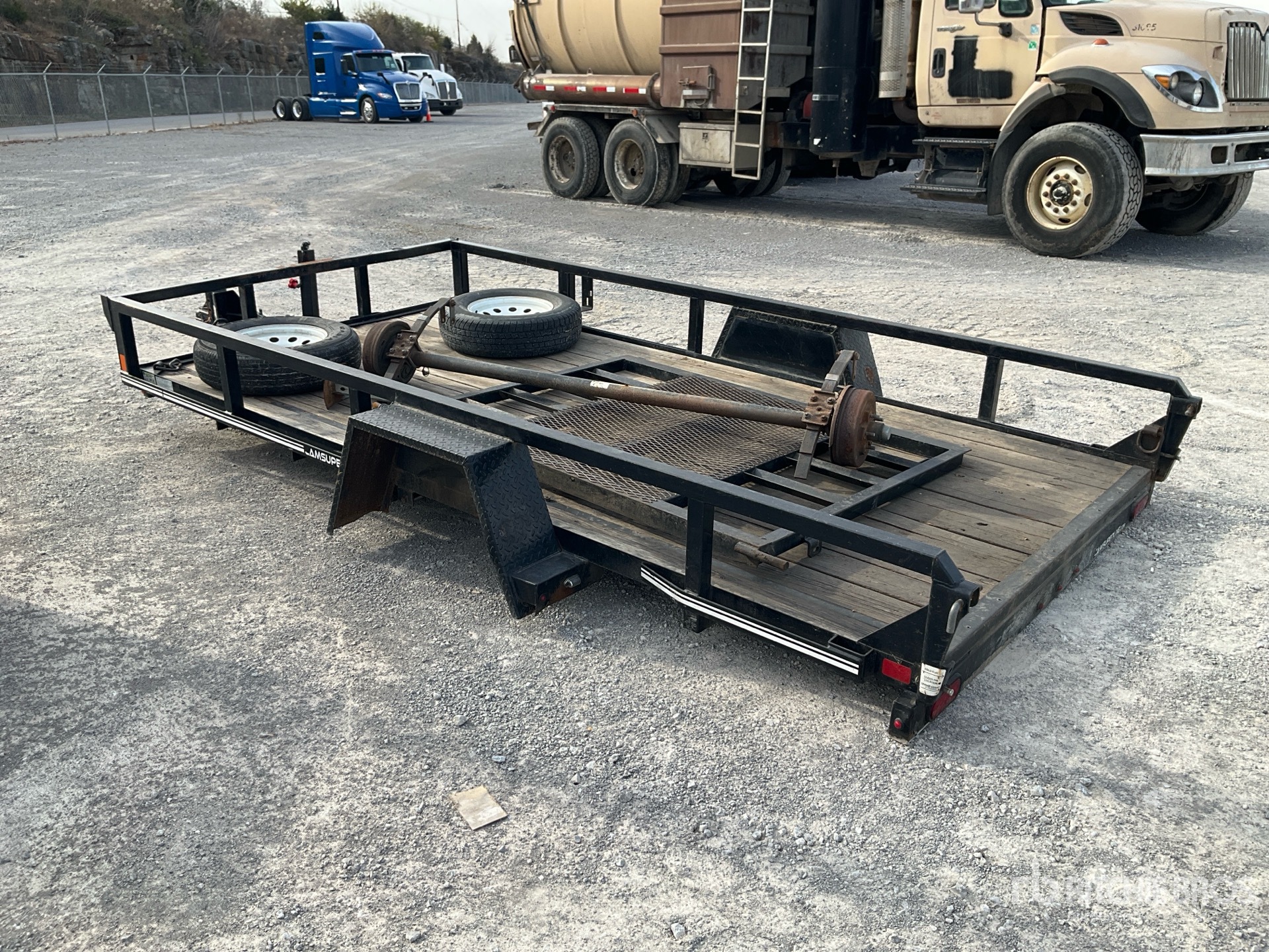 General Appearance with Picture, Left Rear Corner