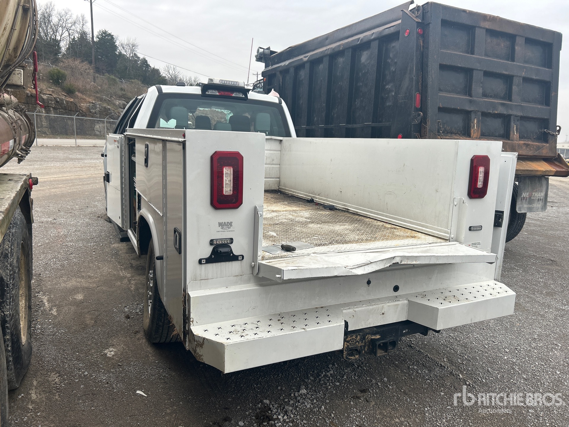 Aspect général with Image, coin arrière gauche