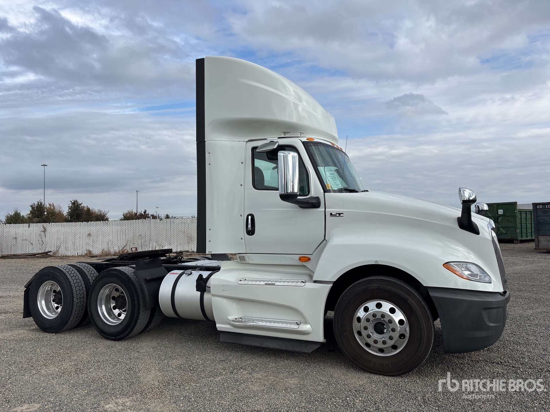 General Appearance with Zdjęcie, prawy górny róg