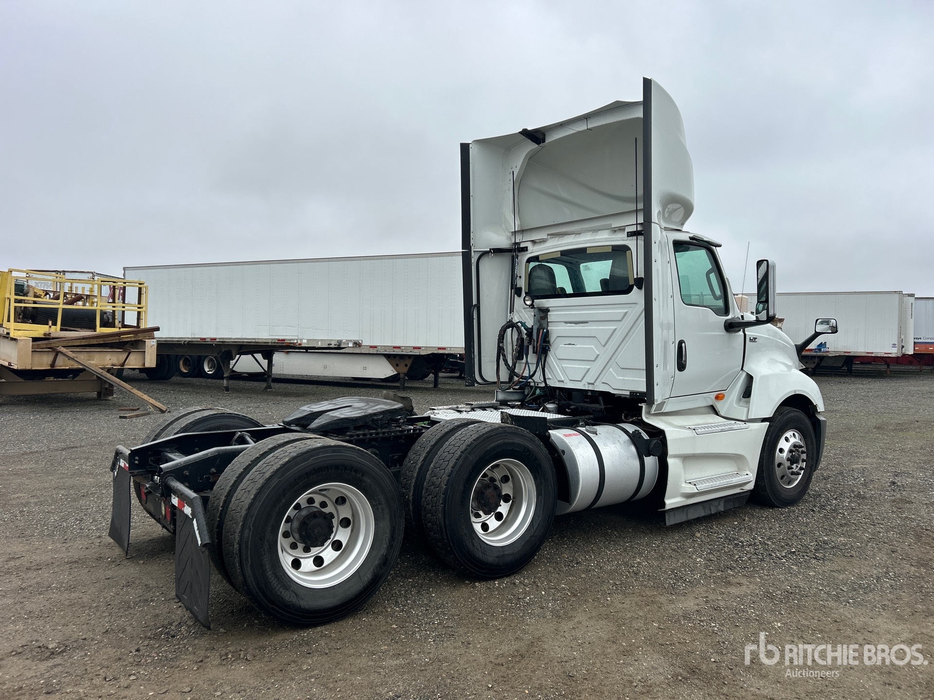 General Appearance with Imagen: esquina trasera derecha