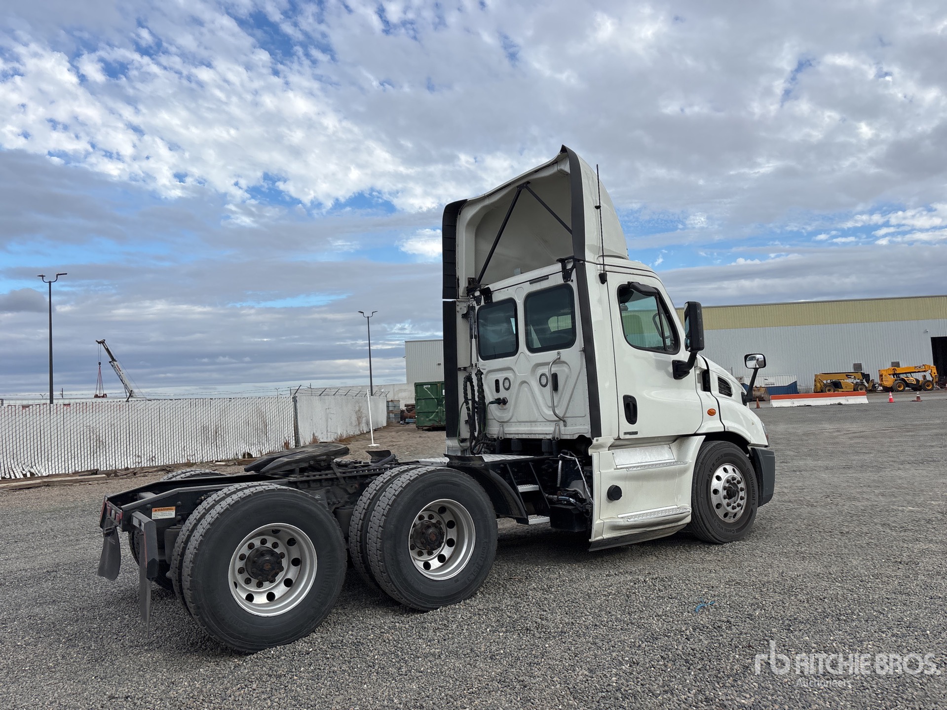 General Appearance with Bild, Ecke hinten rechts