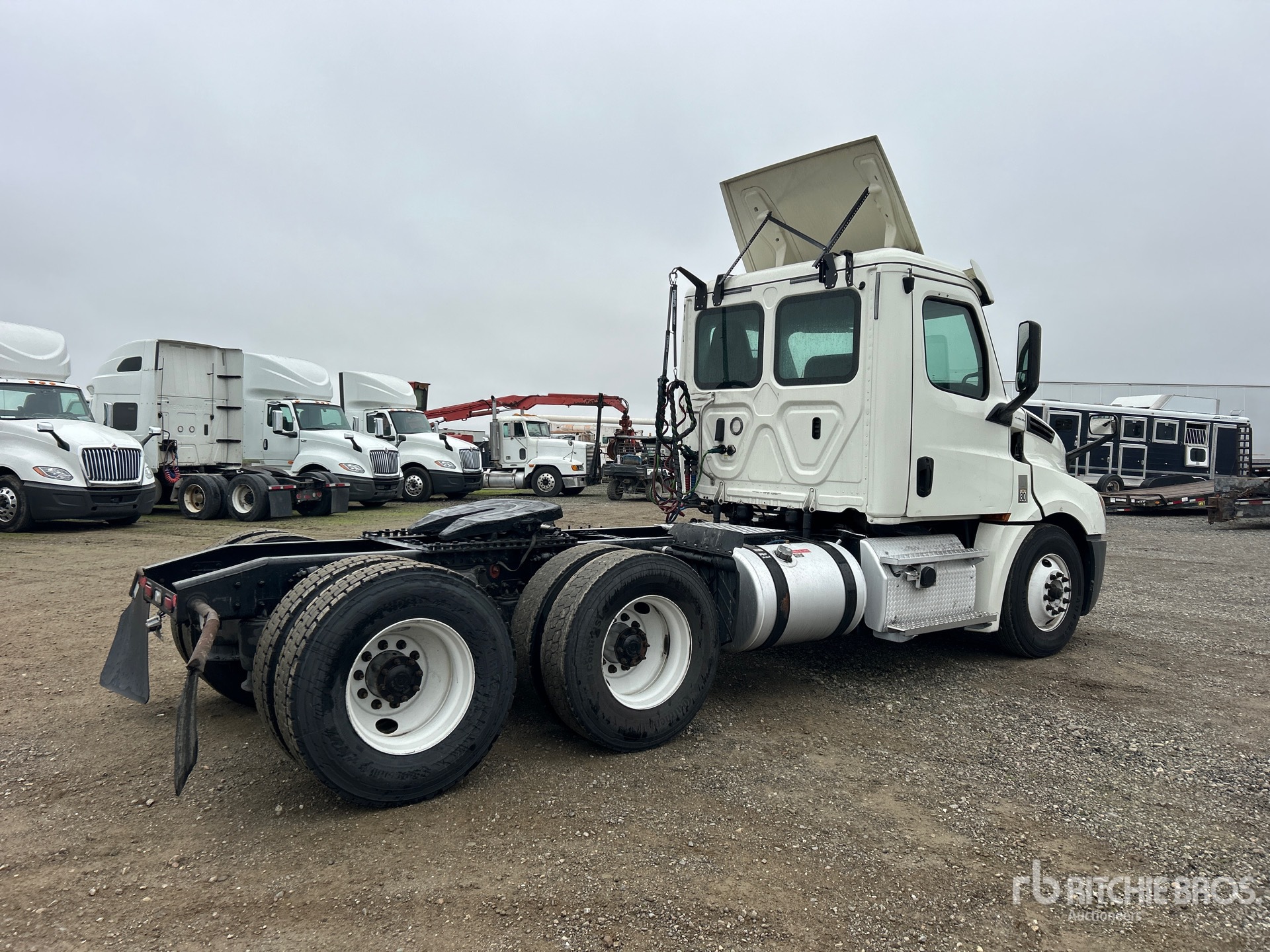 General Appearance with Imagen: esquina trasera derecha