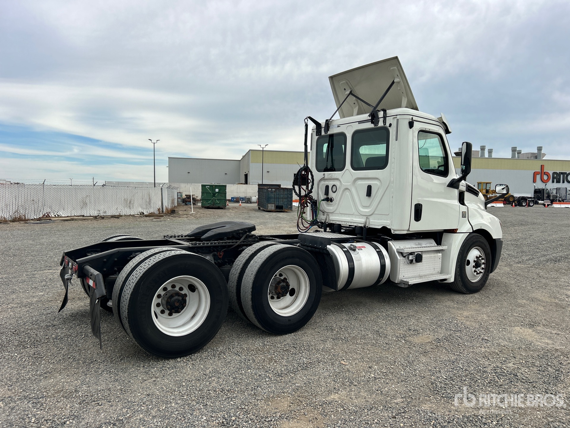 General Appearance with Image, coin arrière droit