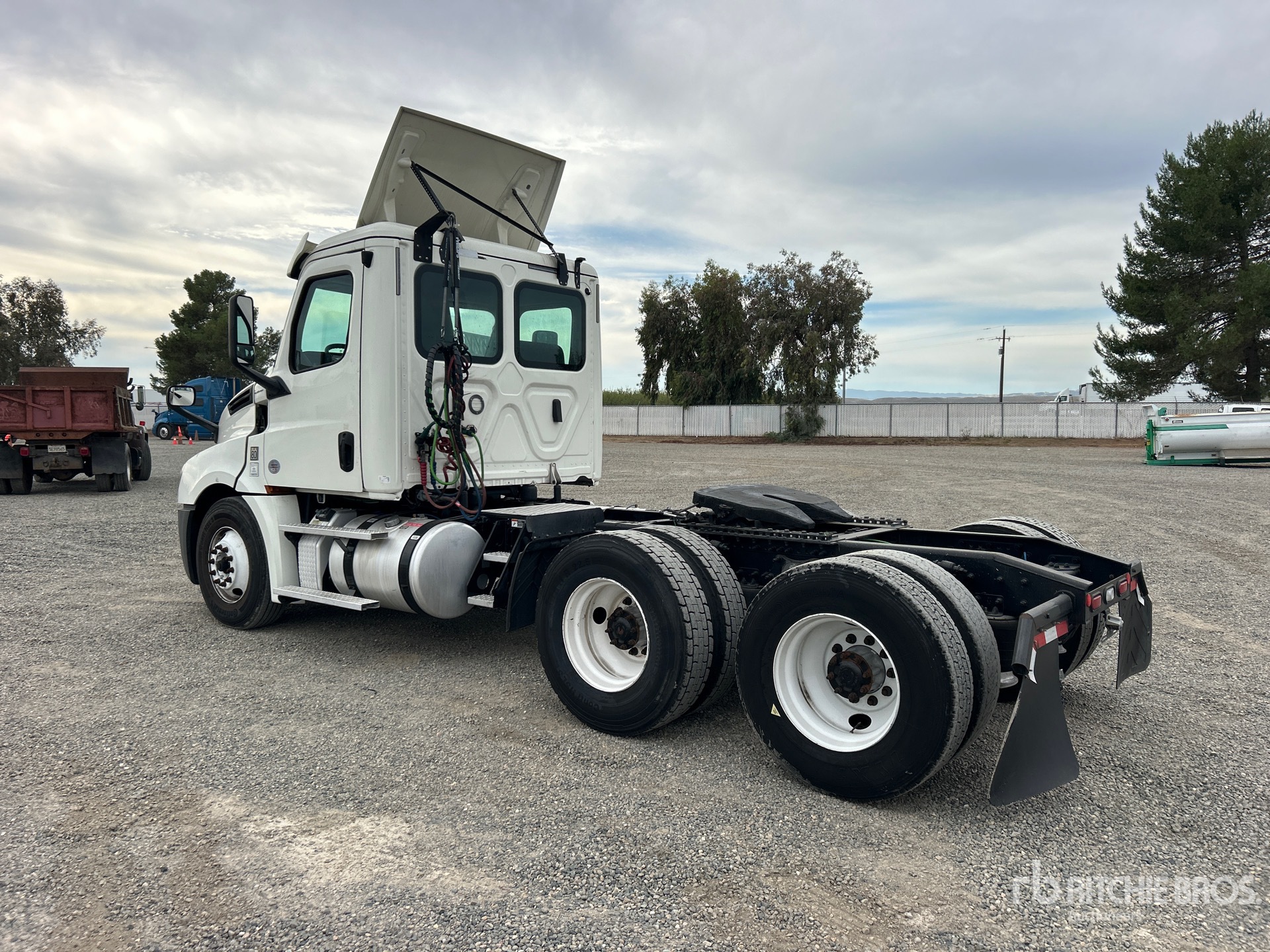 General Appearance with Image, coin arrière gauche