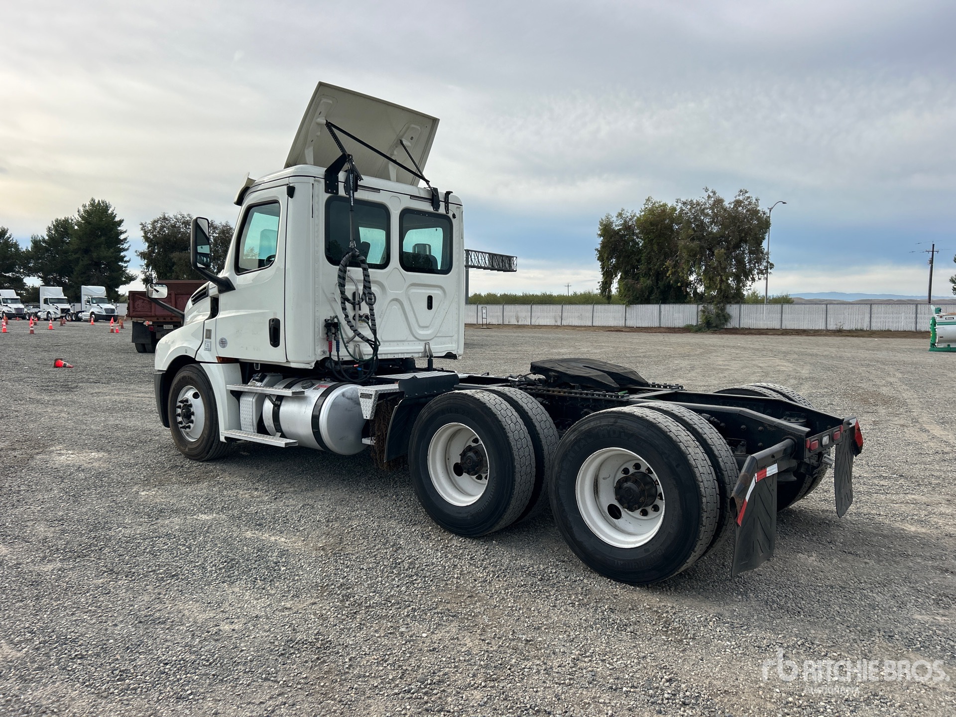 General Appearance with Imagen: esquina trasera izquierda