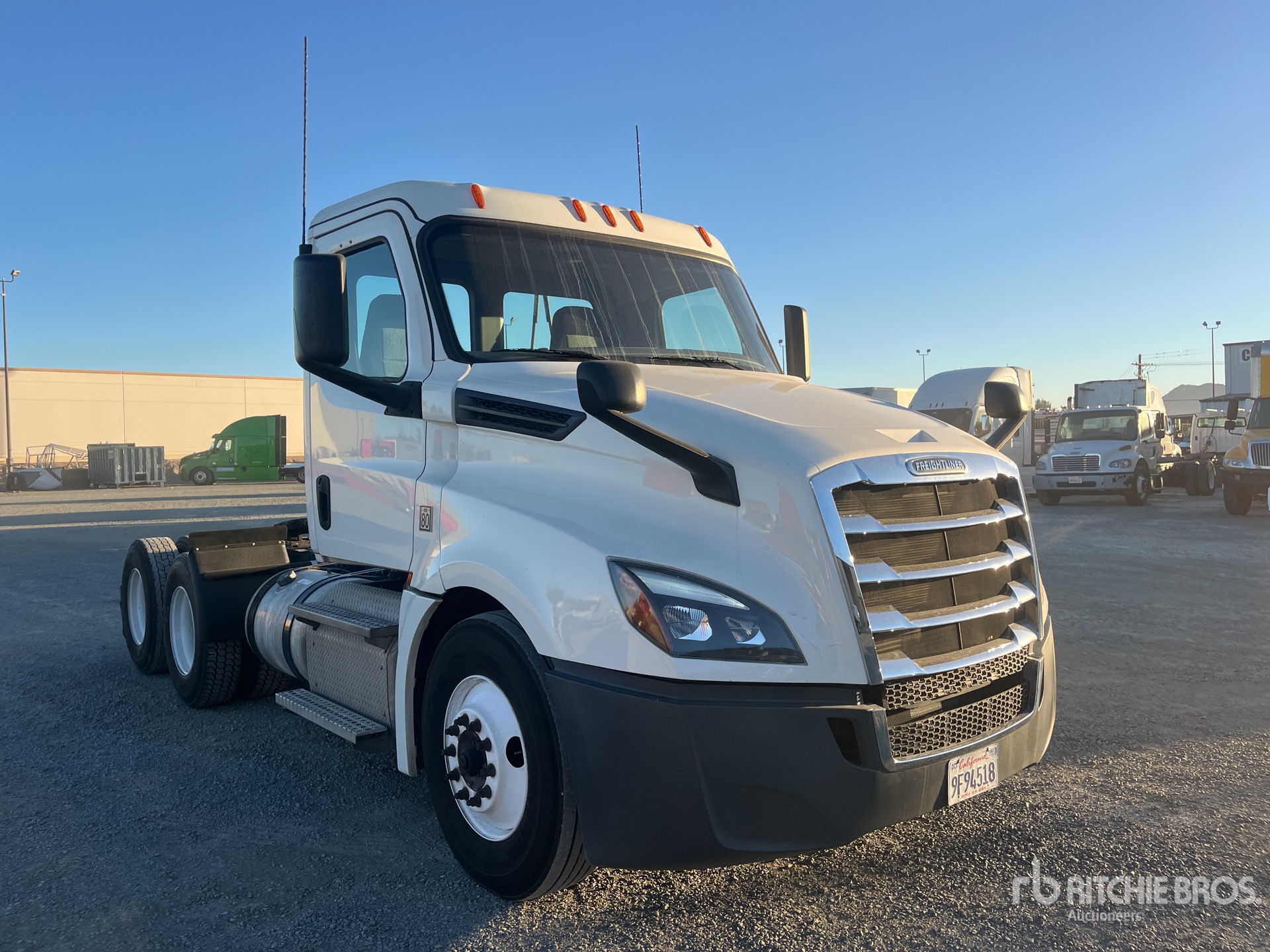 General Appearance with Imagen: esquina delantera derecha