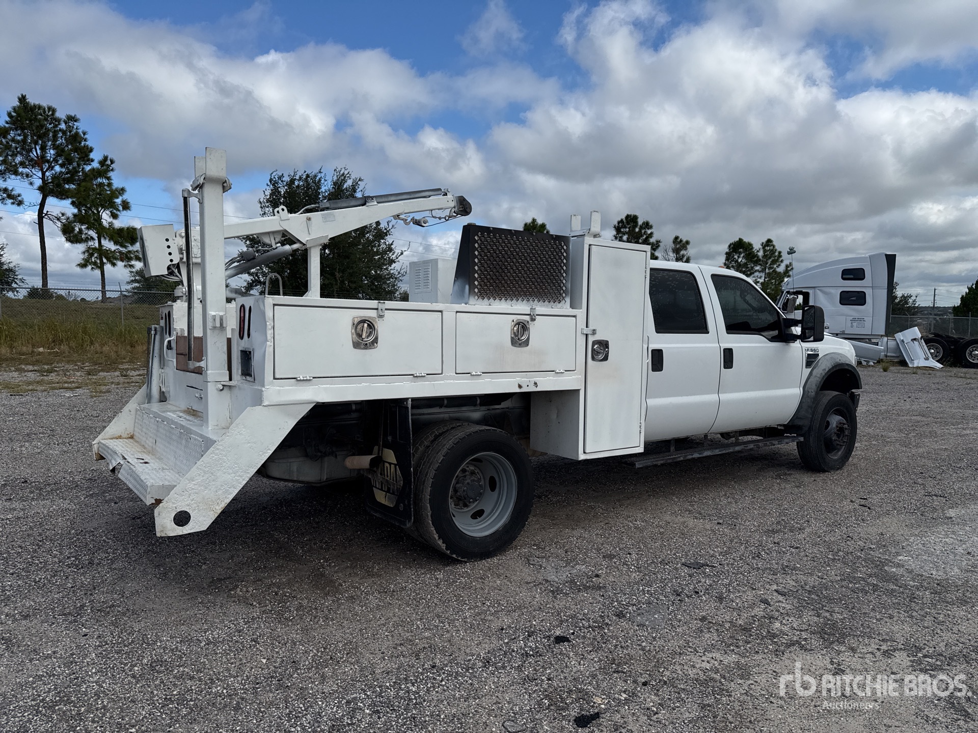 Aspect général with Image, coin arrière droit