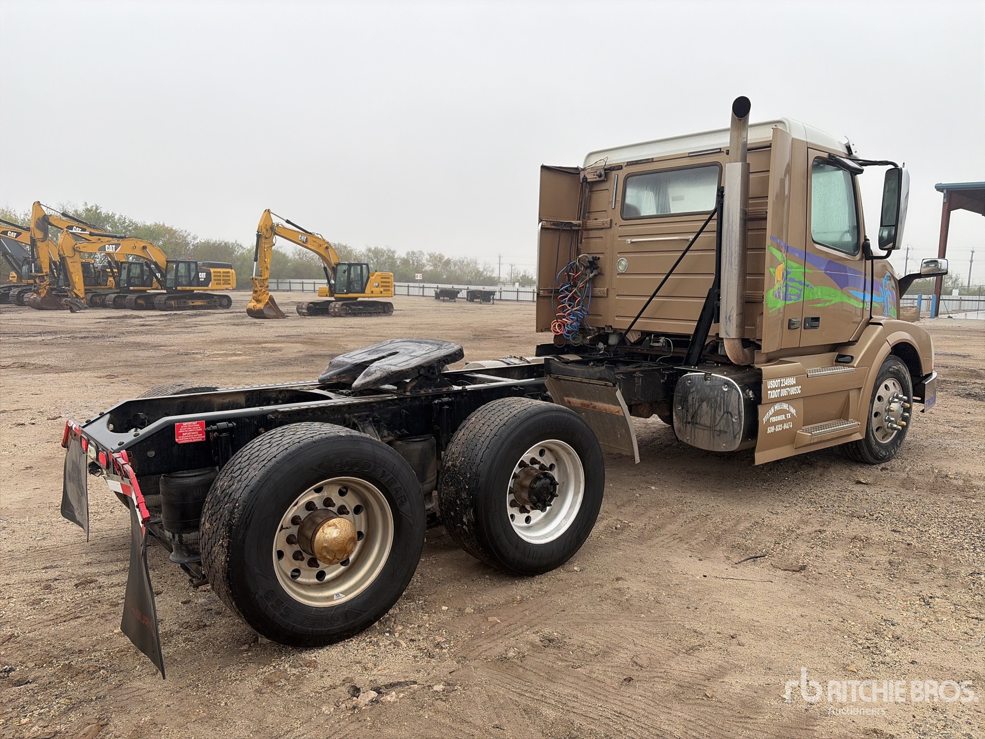 General Appearance with Foto, angolo anteriore sinistro