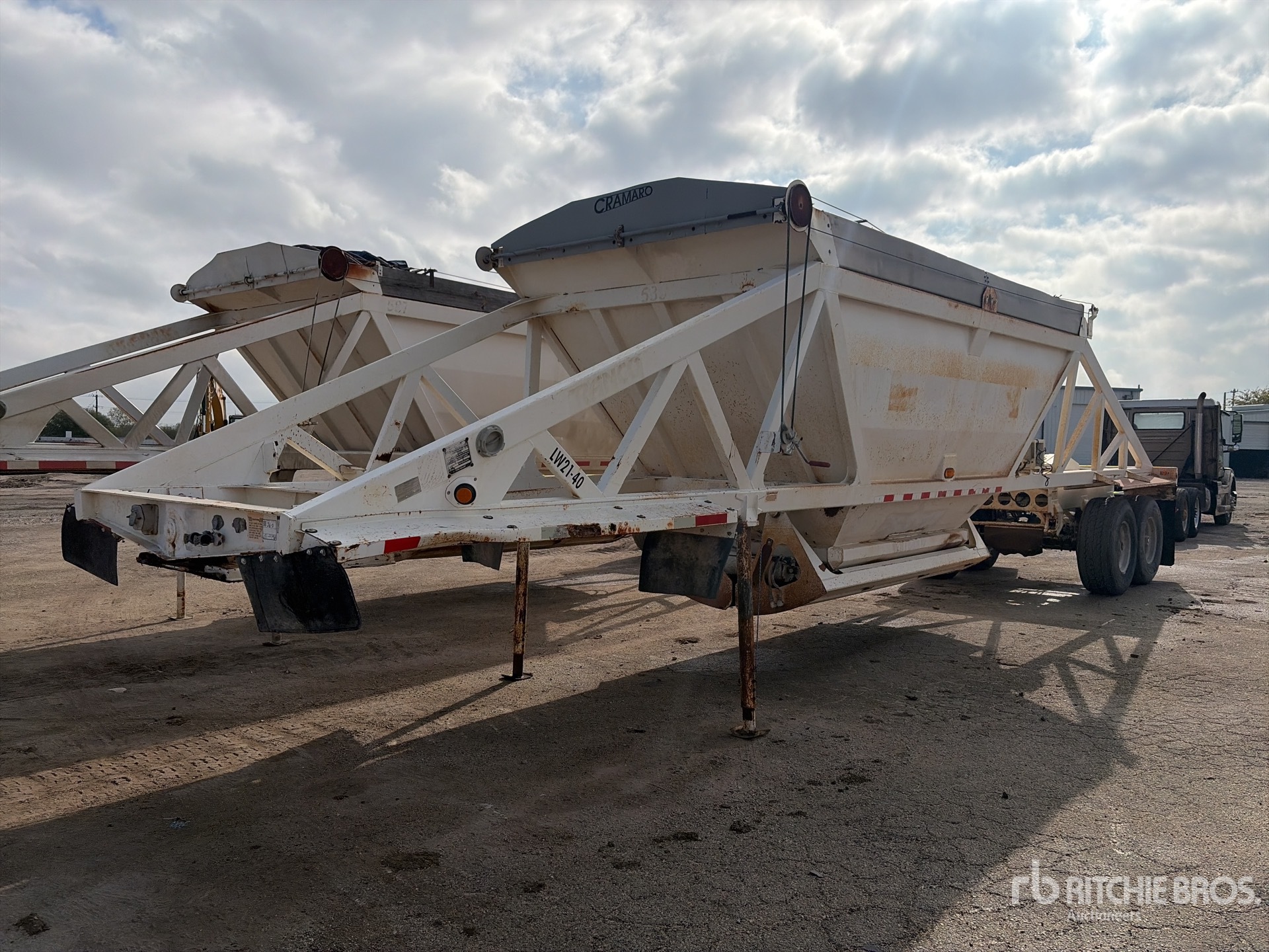 Aspect général with Image, coin avant gauche