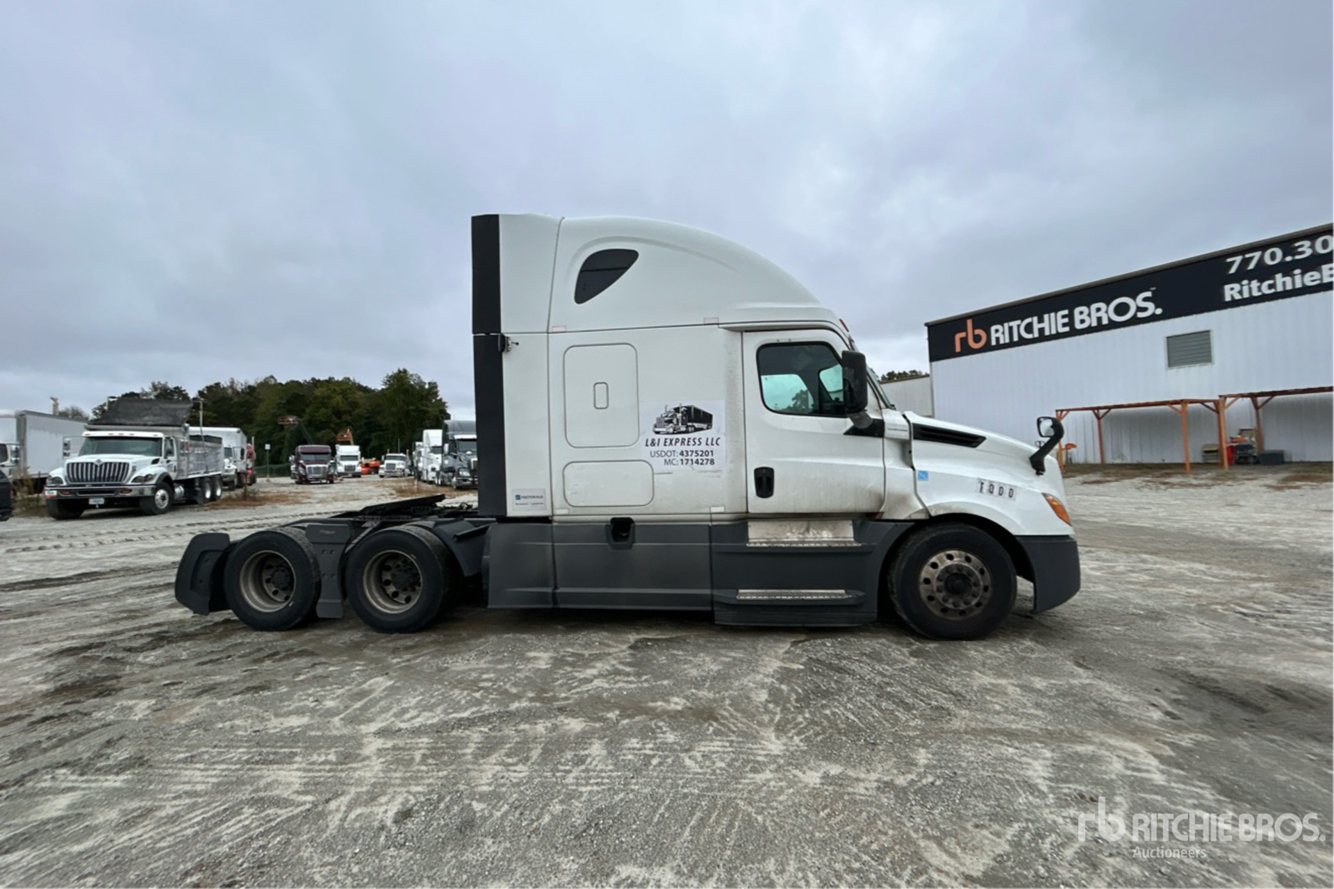 General Appearance with Picture, Right Front Corner