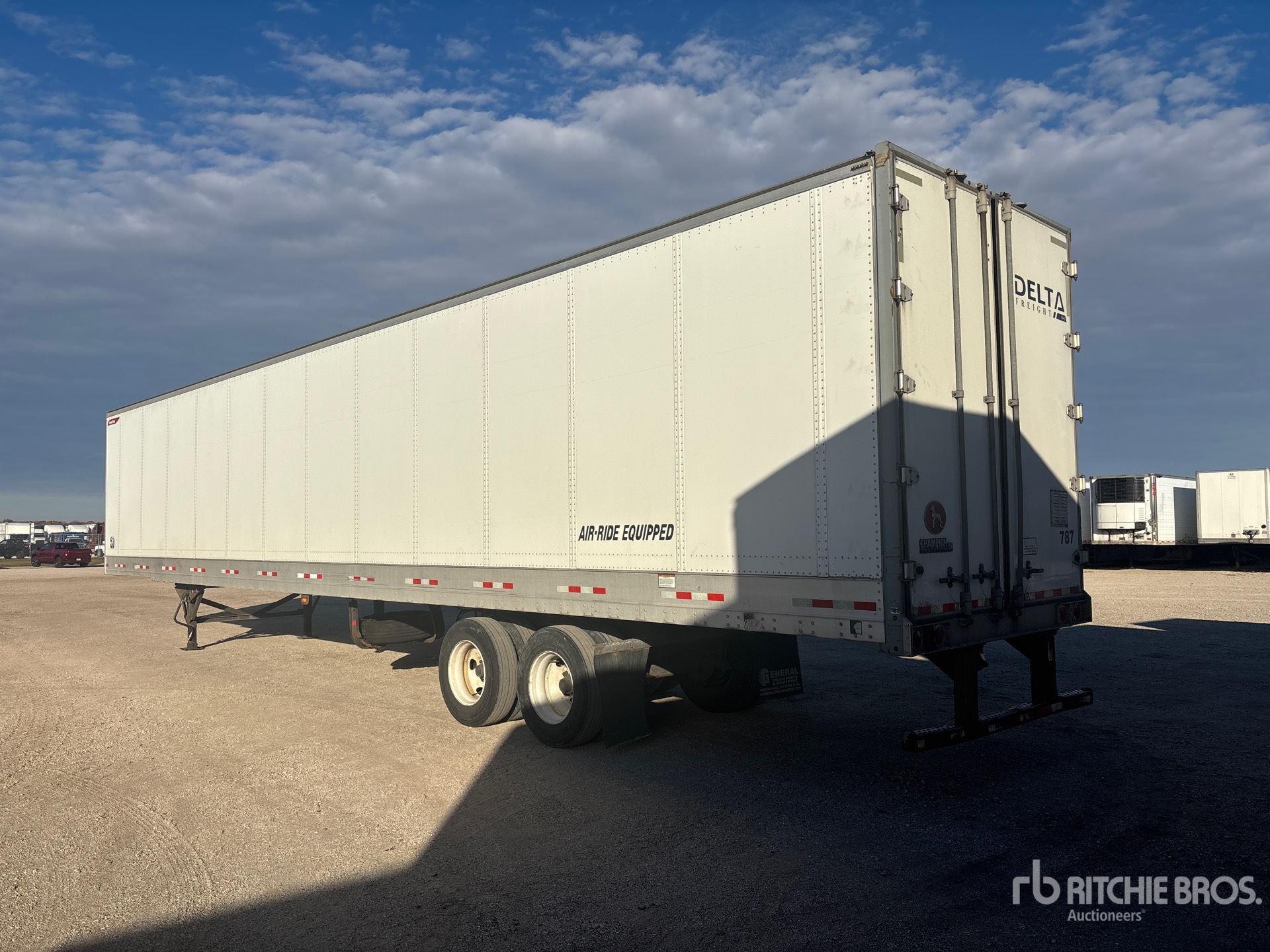 General Appearance with Bild, Ecke hinten links