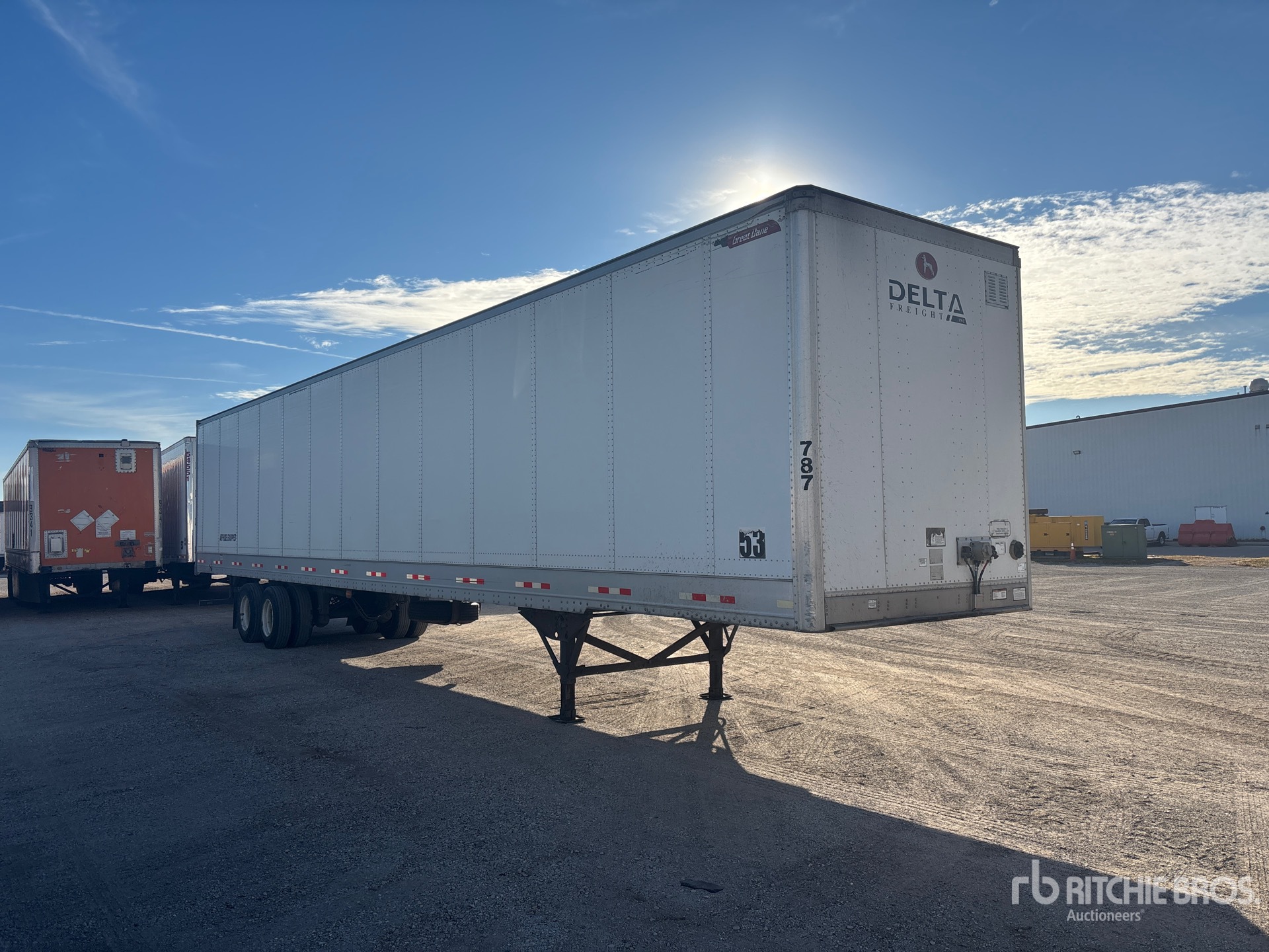 General Appearance with Bild, Ecke vorne rechts