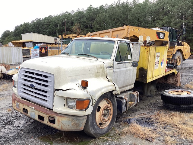 1998 Ford F-700 4x2 Fuel and Lube Truck (Inoperable)