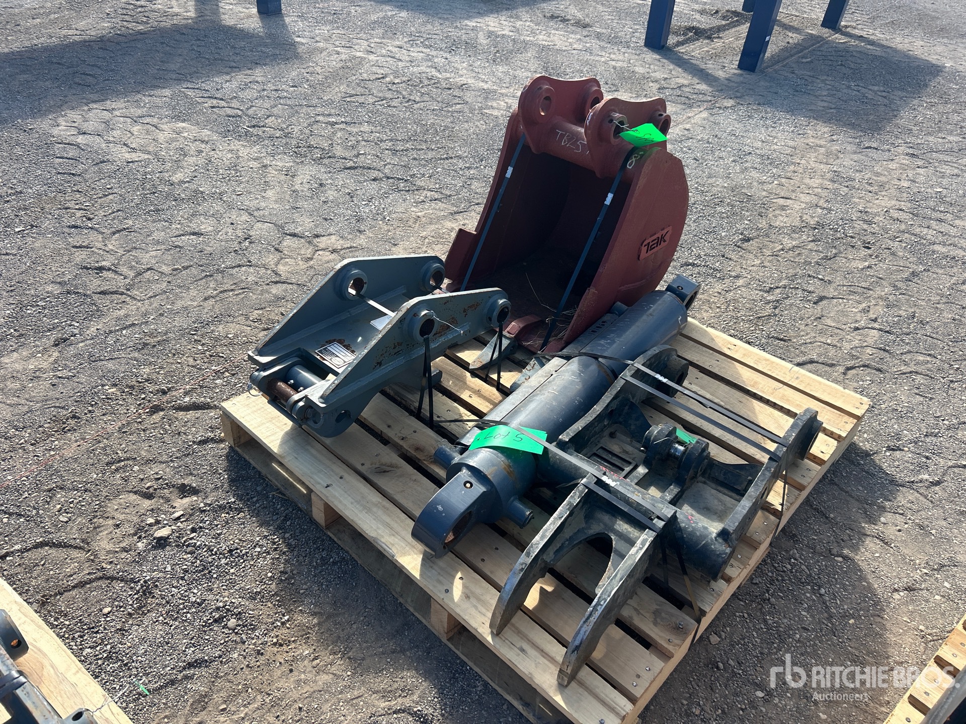 General Appearance with Foto, angolo anteriore sinistro