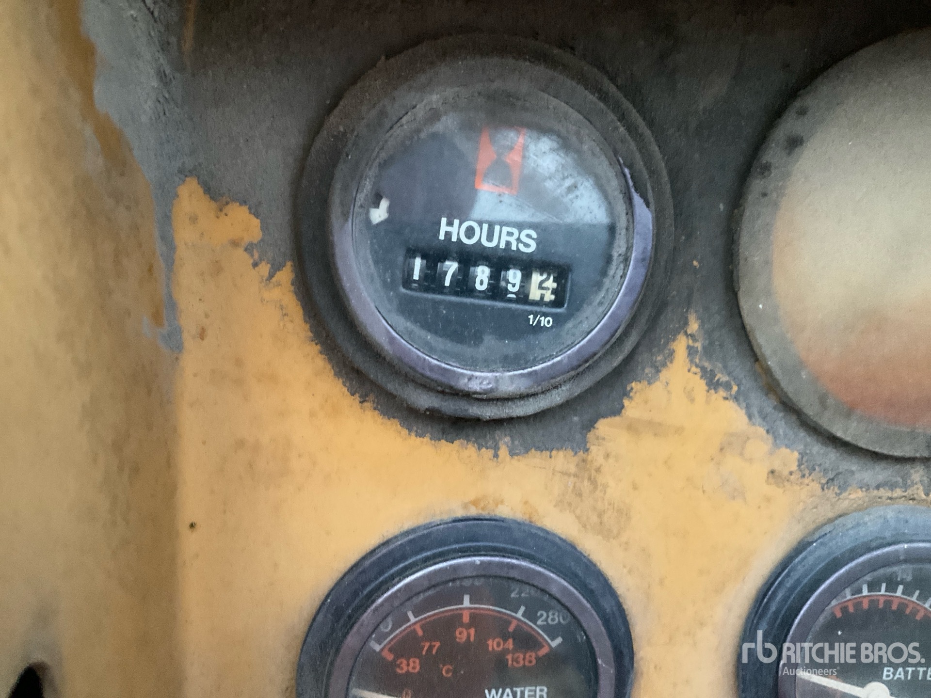 General Appearance with Hour Meter / Odometer
