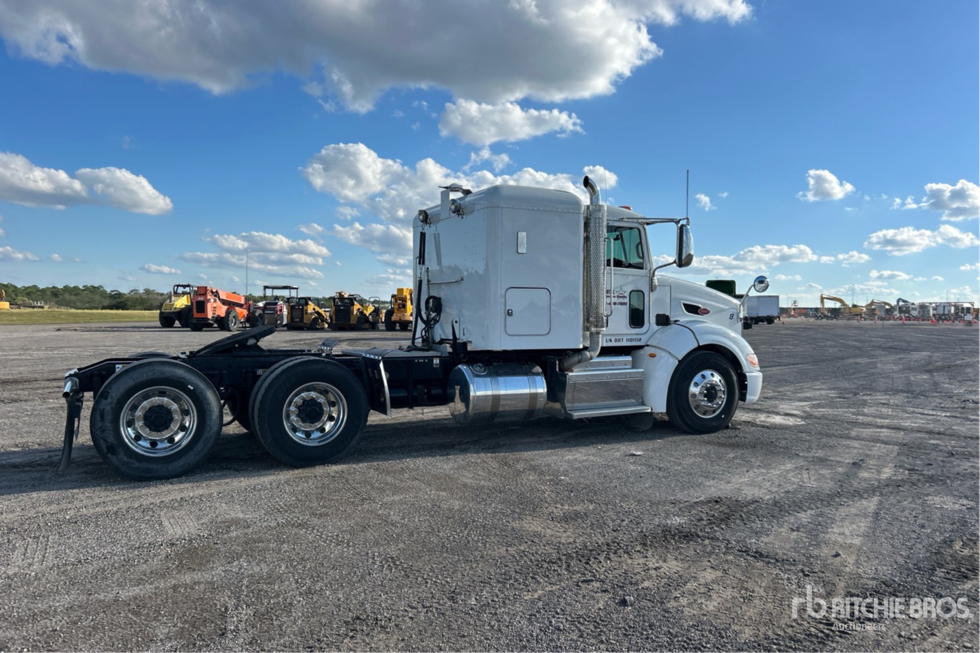 General Appearance with Imagen: esquina trasera derecha