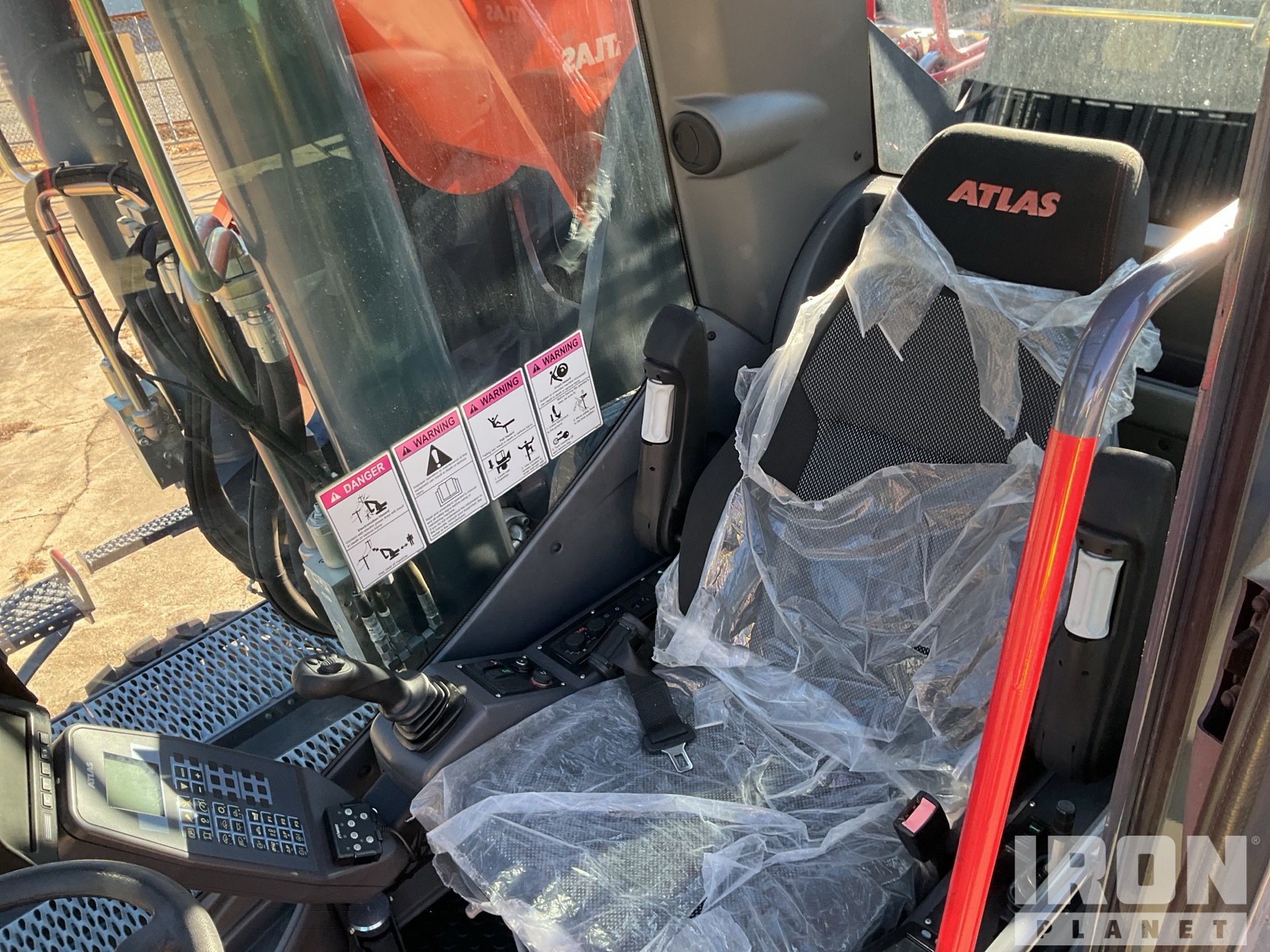 Control Station with Seats/Armrests