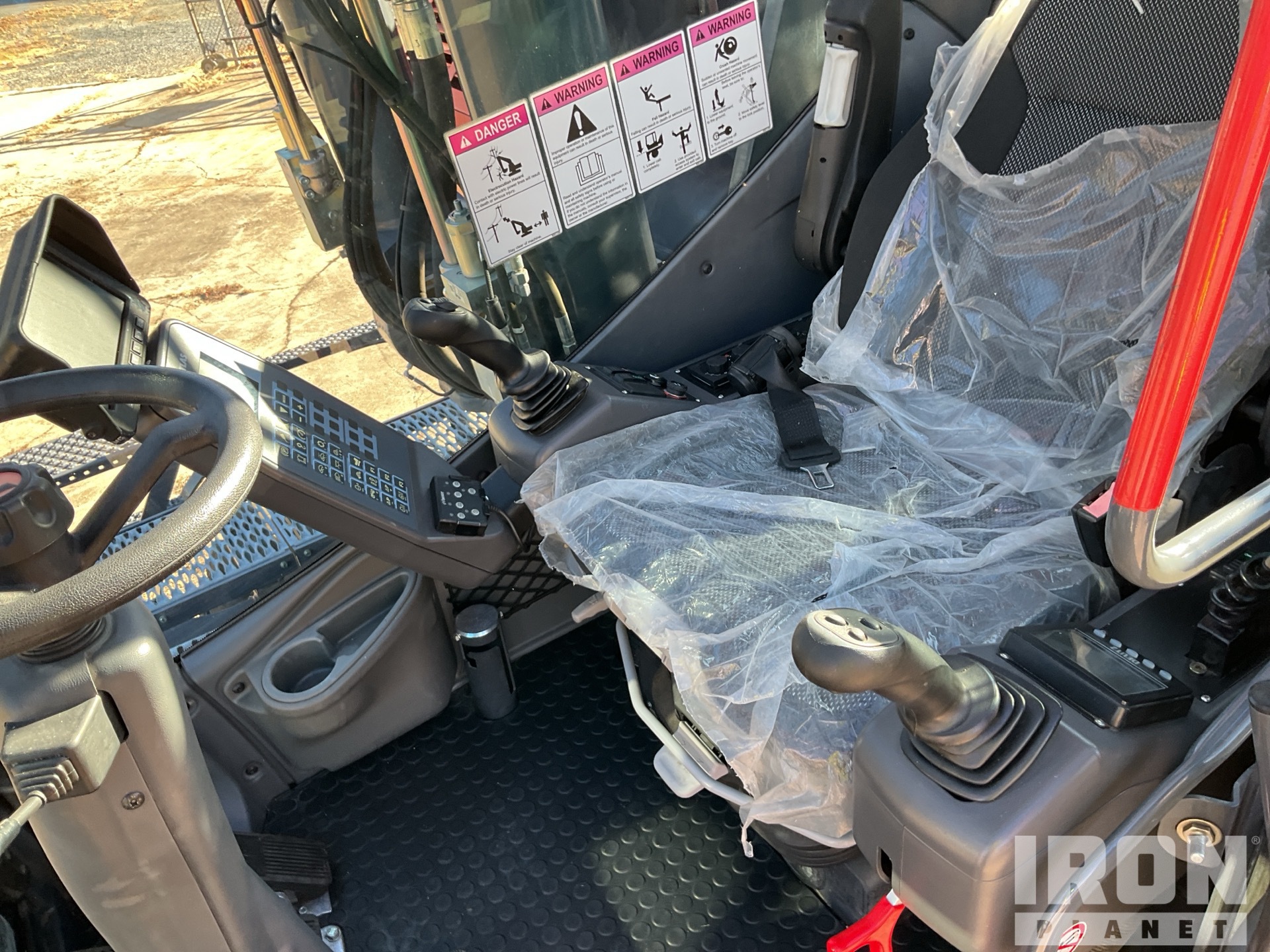 Control Station with Hydraulic Controls