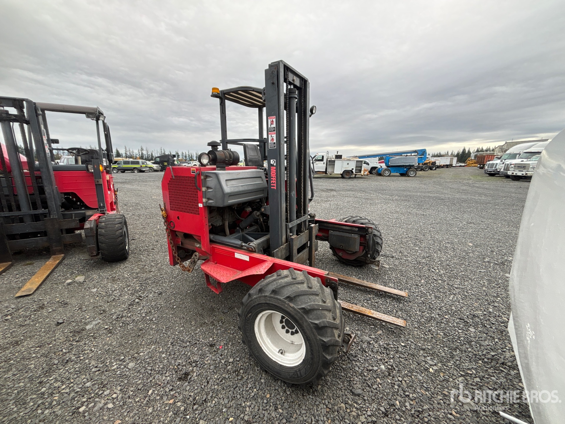 General Appearance with Bild, Ecke vorne rechts