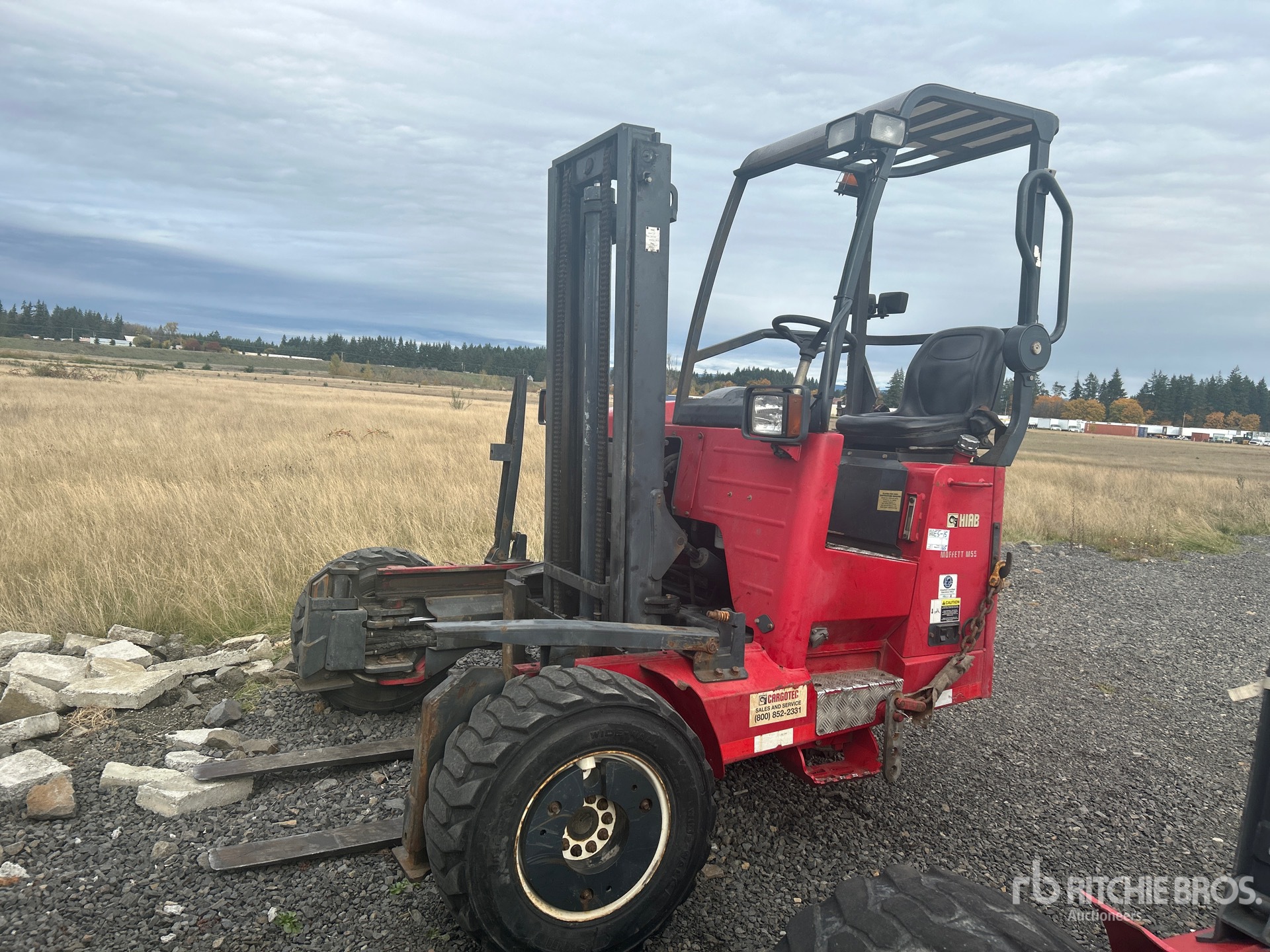 General Appearance with Bild, Ecke vorne links