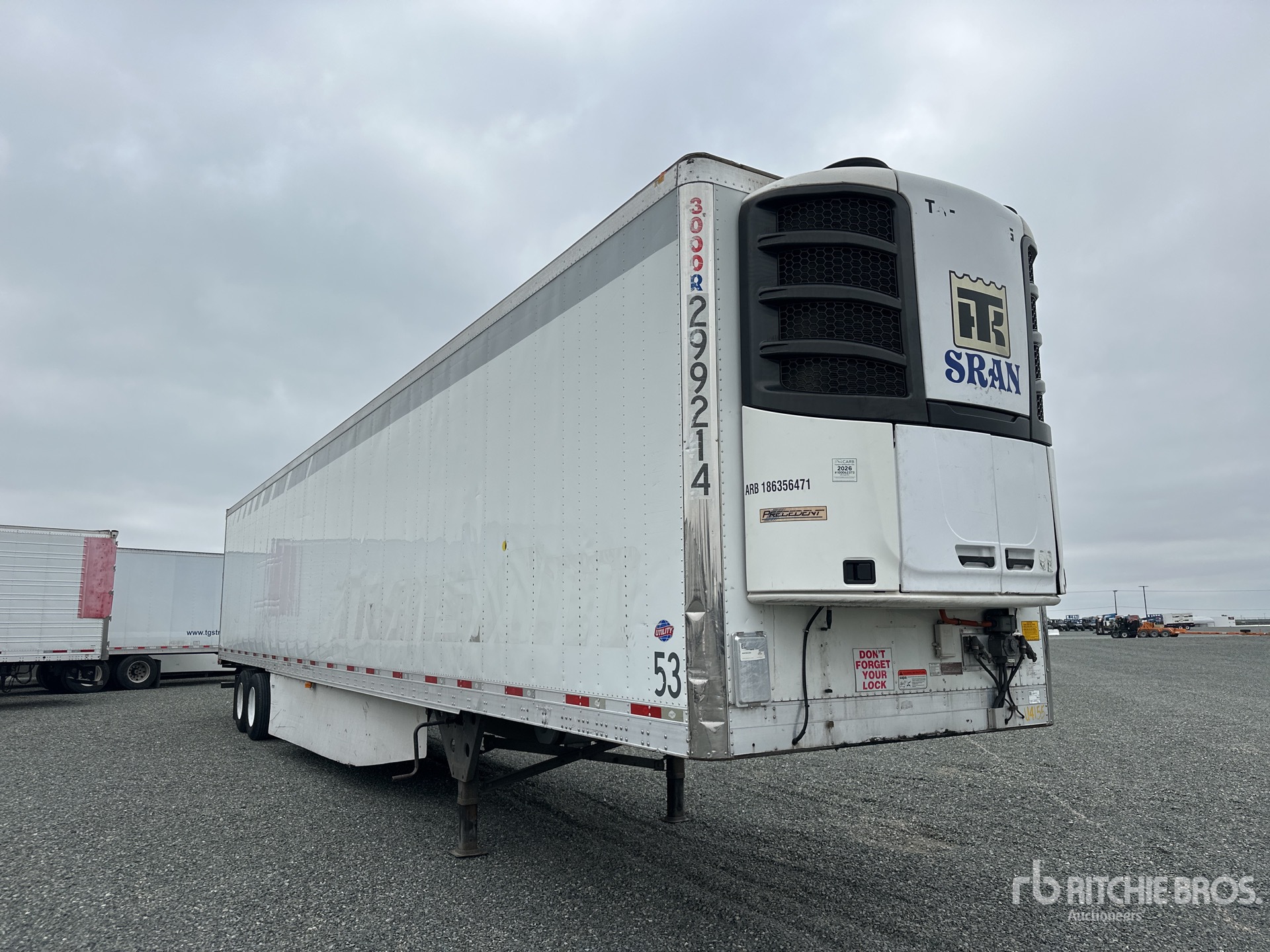 Aspect général with Image, coin avant droit