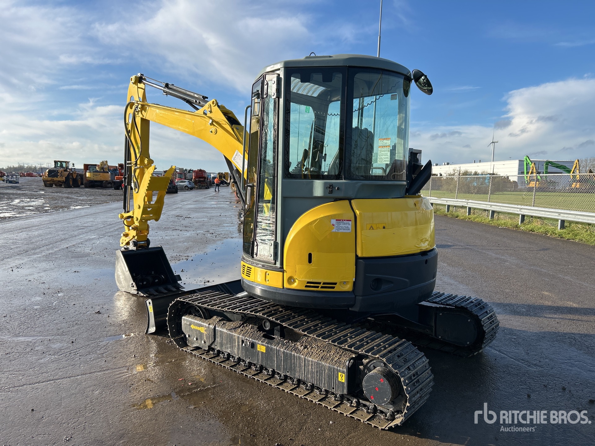 General Appearance with Picture, Left Rear Corner