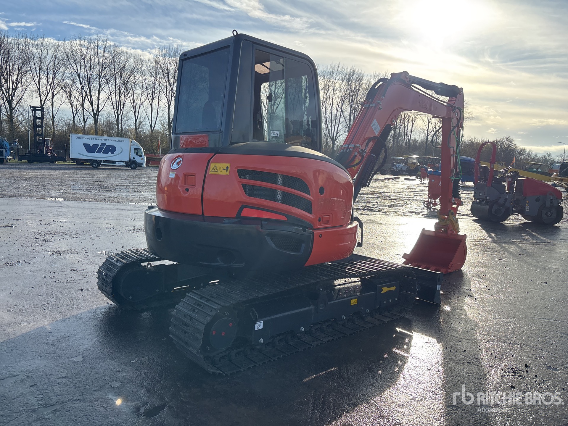 General Appearance with Picture, Right Rear Corner