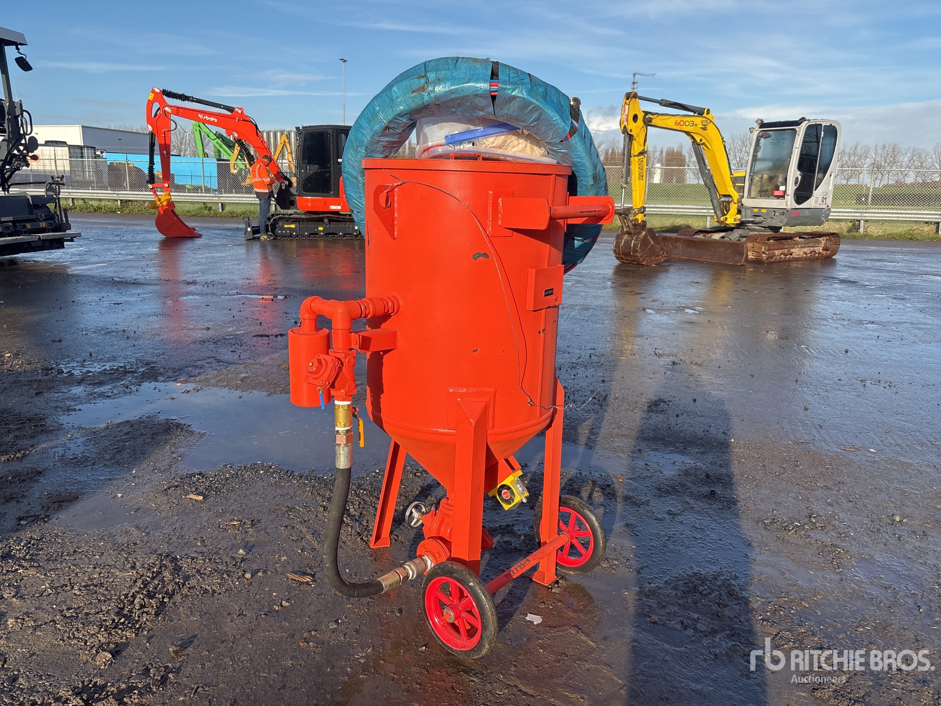 Aspect général with Image, coin avant droit