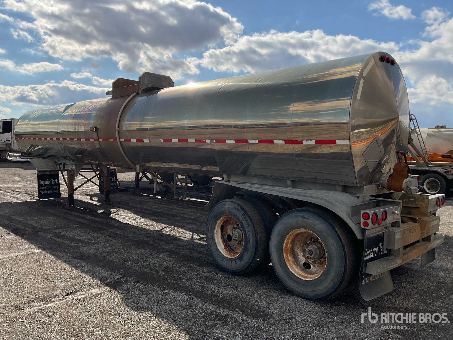 General Appearance with Bild, Ecke hinten links